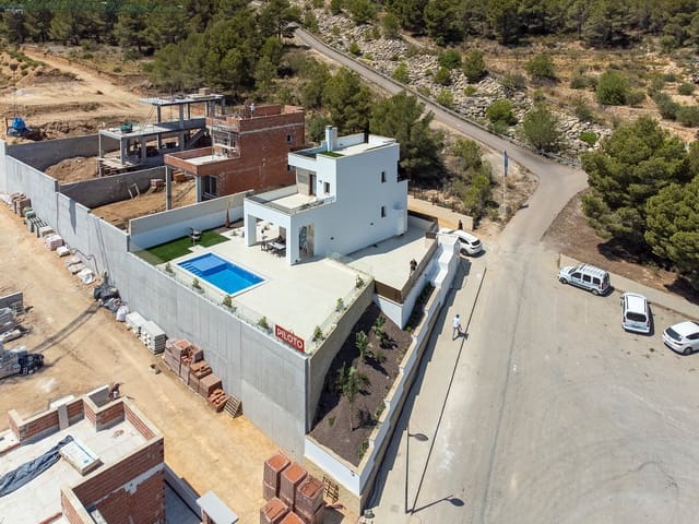 3 Zimmer Villa zu verkaufen in Polop mit Pool Garage - 598.000 € (Ref: 9236093)