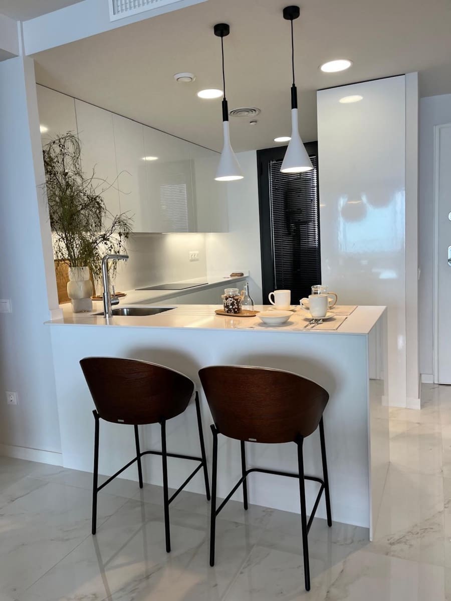 2 slaapkamer Appartement te koop in Benidorm met zwembad - € 655.000 (Ref: 9254771)