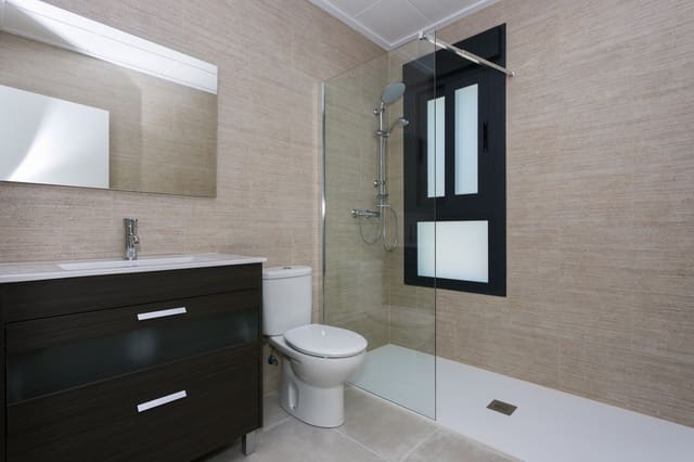 Chalet de 3 habitaciones en Daya Nueva en venta con piscina - 365.000 € (Ref: 9275894)