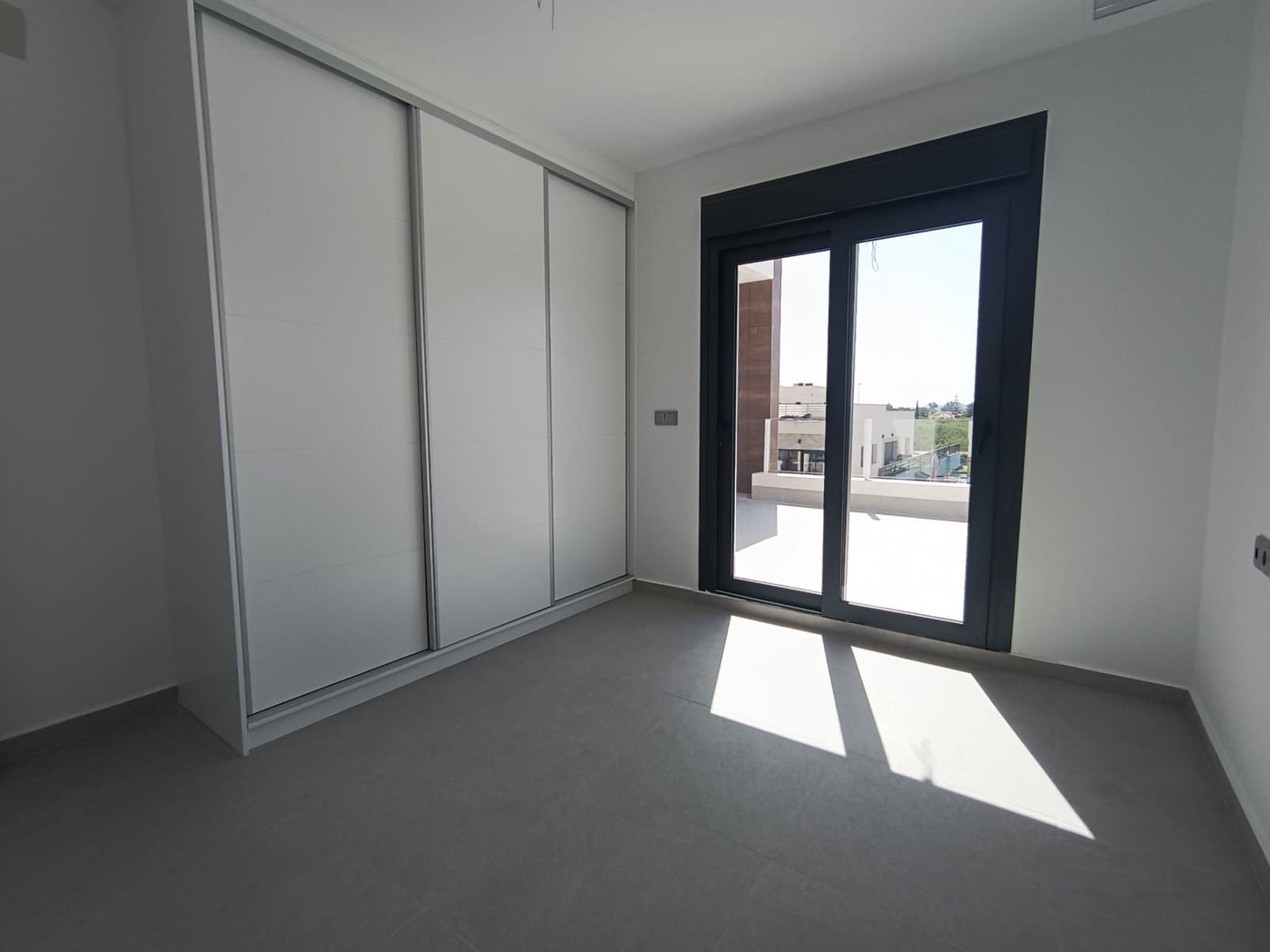 3 slaapkamer Villa te koop in Daya Nueva met zwembad garage - € 299.000 (Ref: 9288046)