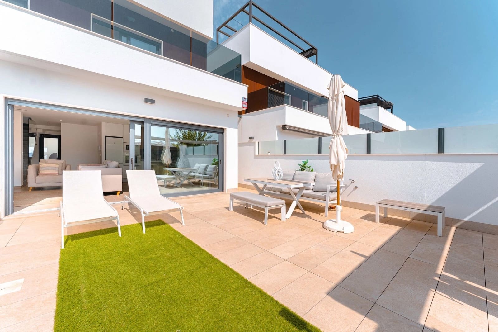 3 makuuhuone Omakotitalo myytävänä paikassa Pilar de la Horadada mukana uima-altaan - 379 000 € (Ref: 9297108)