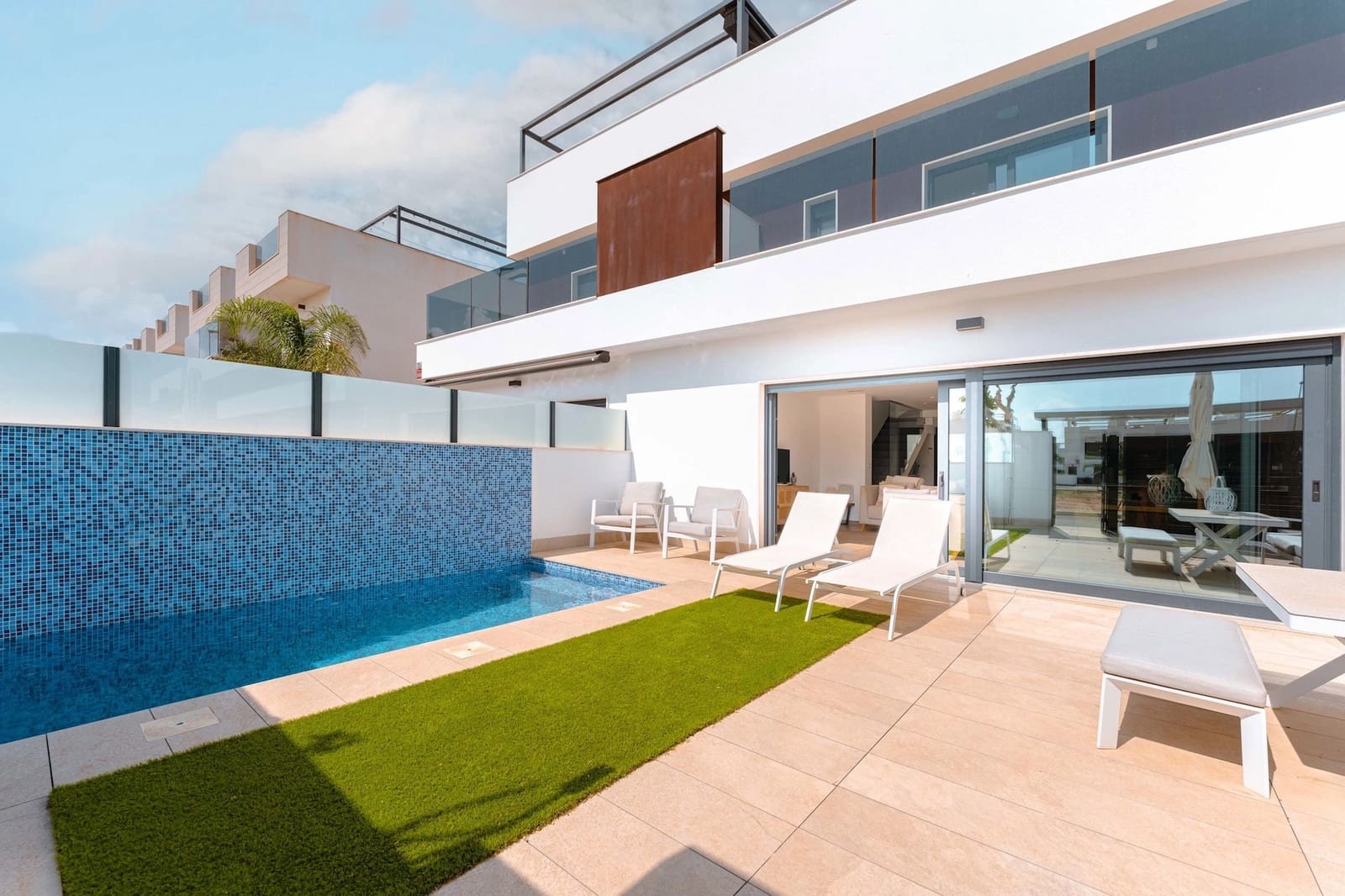 3 makuuhuone Omakotitalo myytävänä paikassa Pilar de la Horadada mukana uima-altaan - 379 000 € (Ref: 9297108)