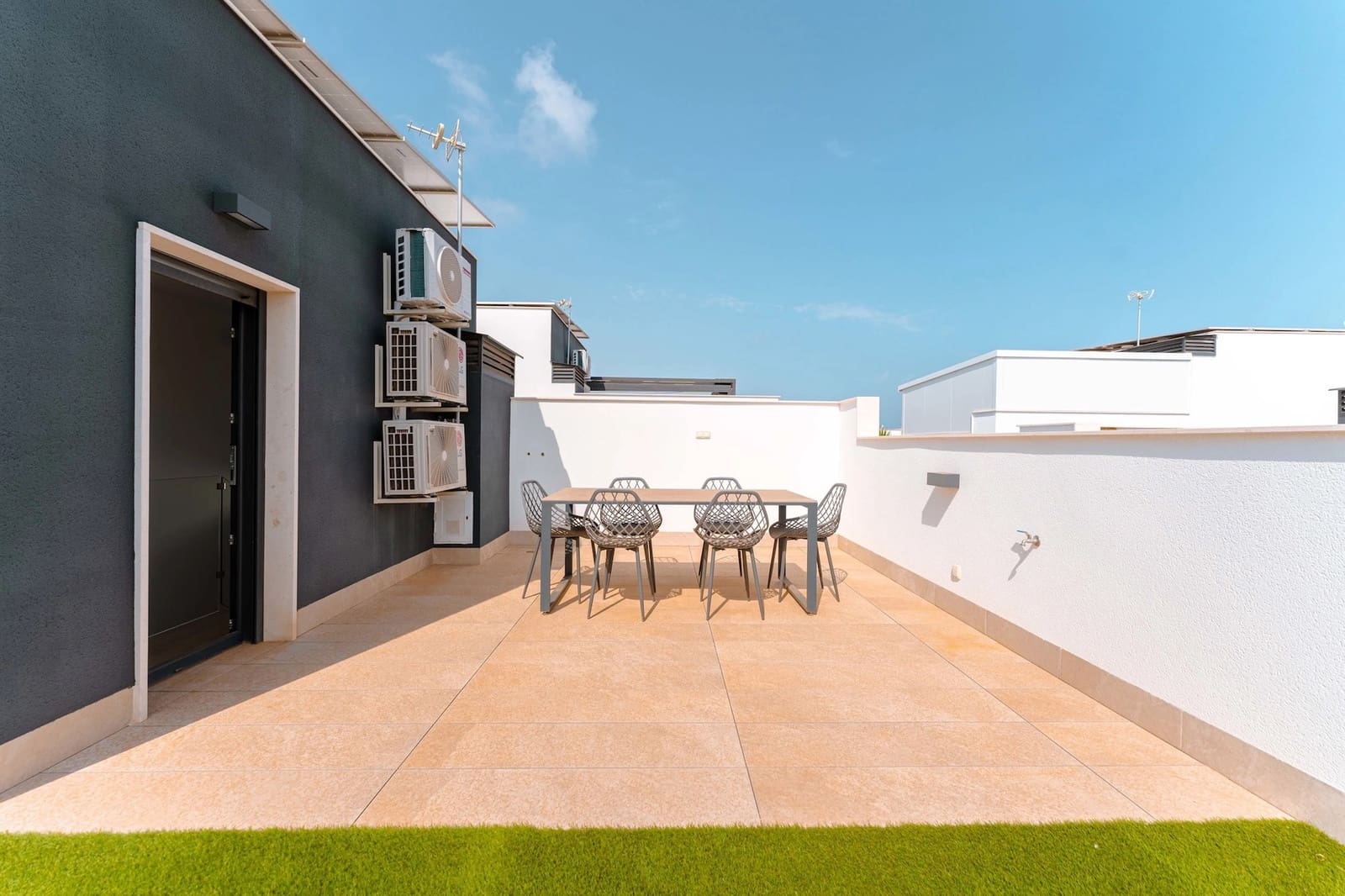 3 soveværelse Byhus til salg i Pilar de la Horadada med swimmingpool - € 379.000 (Ref: 9297108)