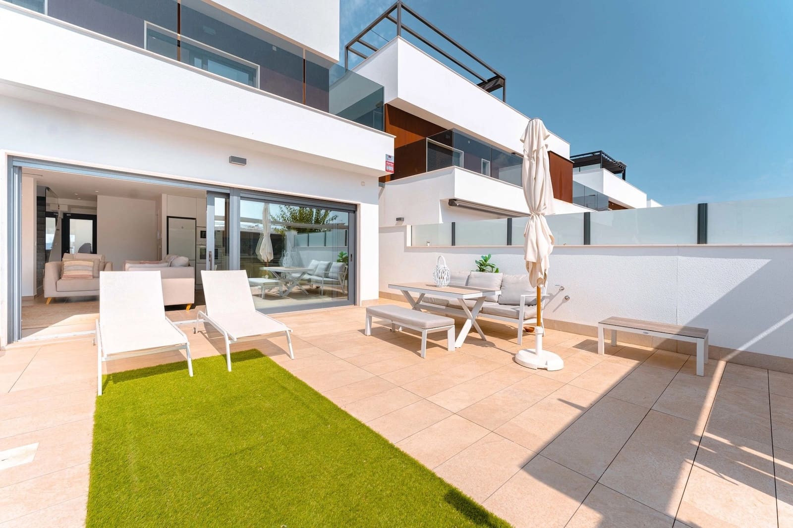 3 soveværelse Byhus til salg i Pilar de la Horadada med swimmingpool - € 379.000 (Ref: 9297108)