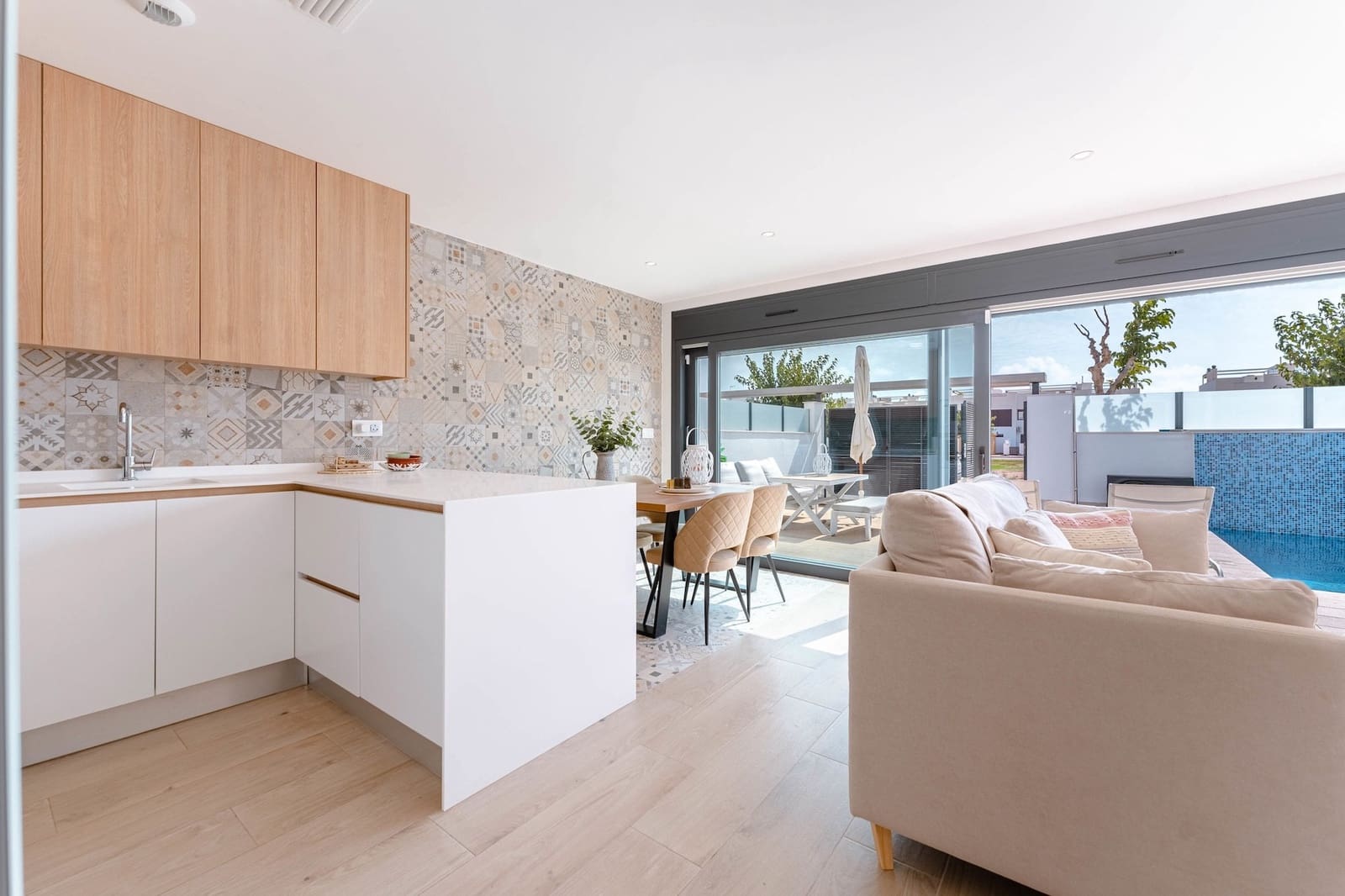 3 soveværelse Byhus til salg i Pilar de la Horadada med swimmingpool - € 379.000 (Ref: 9297108)