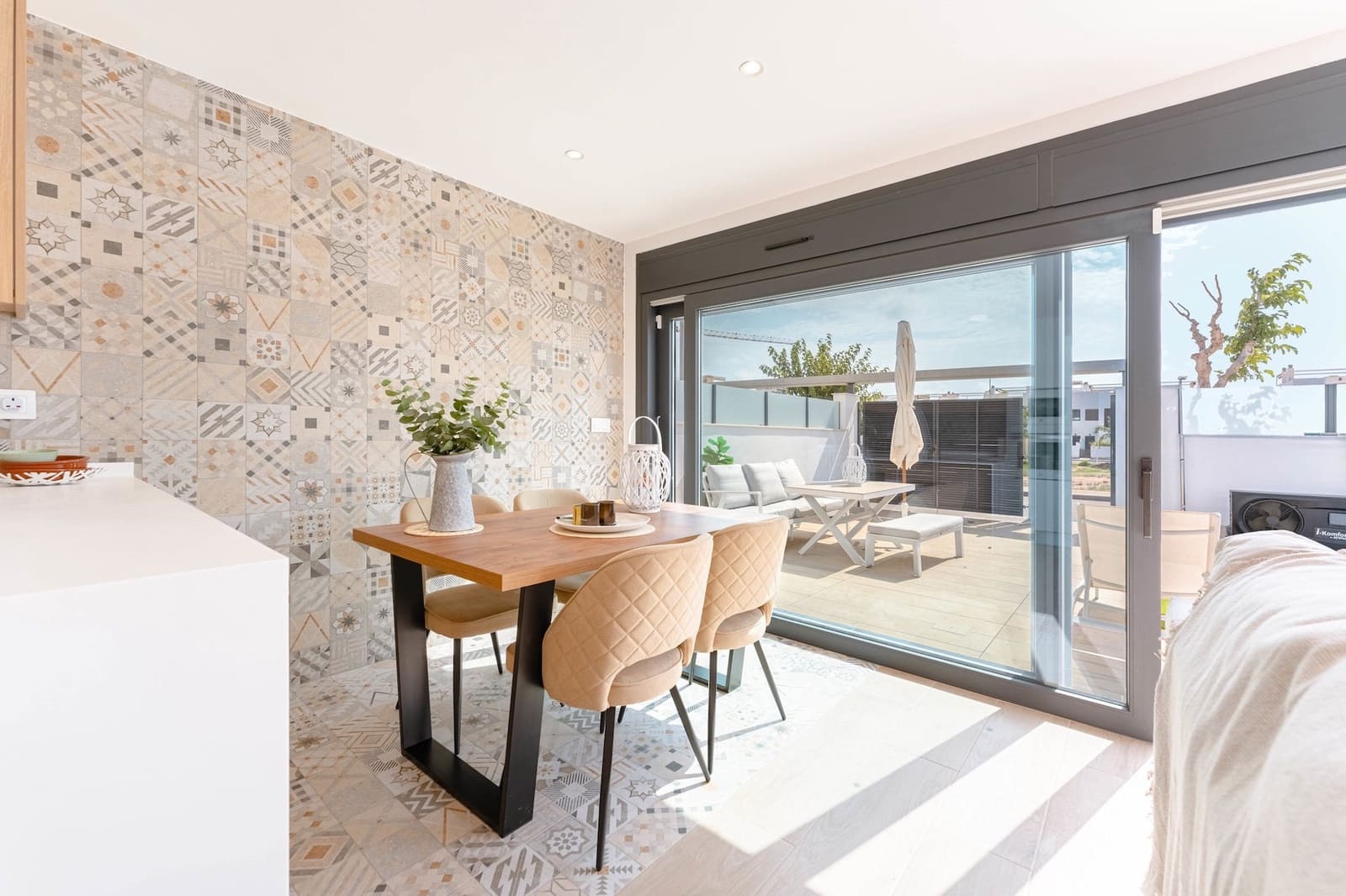 3 soveværelse Byhus til salg i Pilar de la Horadada med swimmingpool - € 379.000 (Ref: 9297108)
