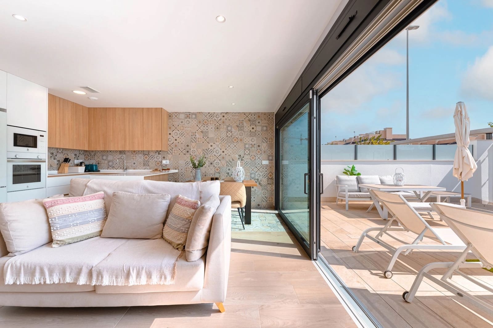 3 soveværelse Byhus til salg i Pilar de la Horadada med swimmingpool - € 379.000 (Ref: 9297108)