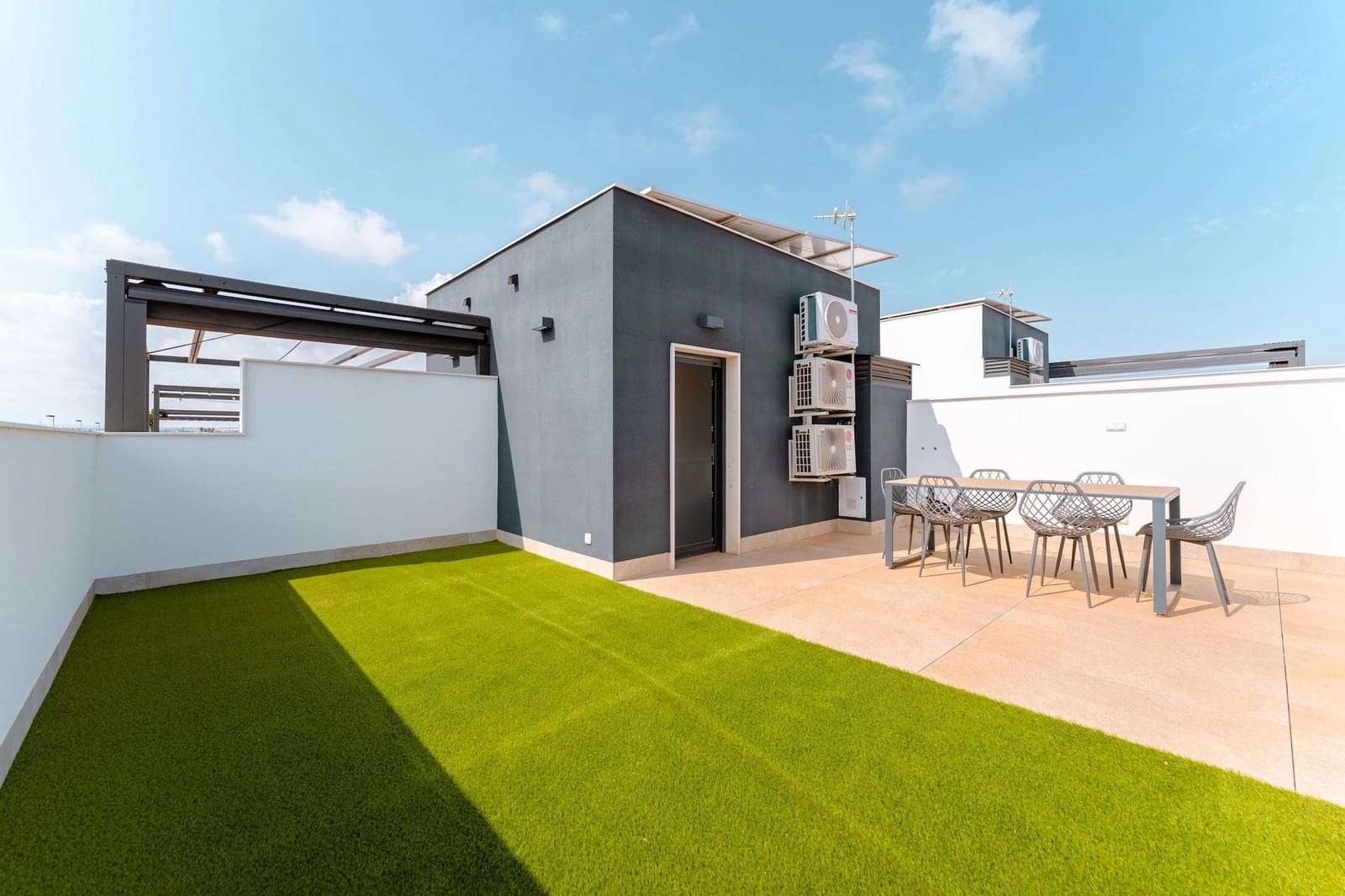3 soveværelse Byhus til salg i Pilar de la Horadada med swimmingpool - € 379.000 (Ref: 9297108)