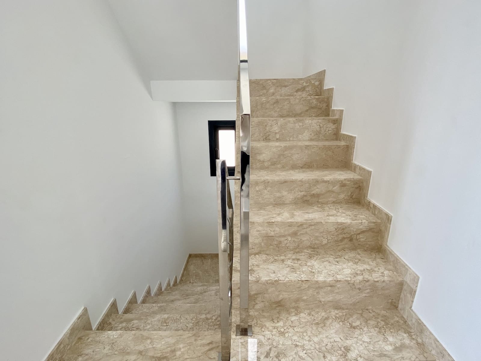 3 slaapkamer Villa te koop in La Nucia met zwembad - € 600.000 (Ref: 9304983)