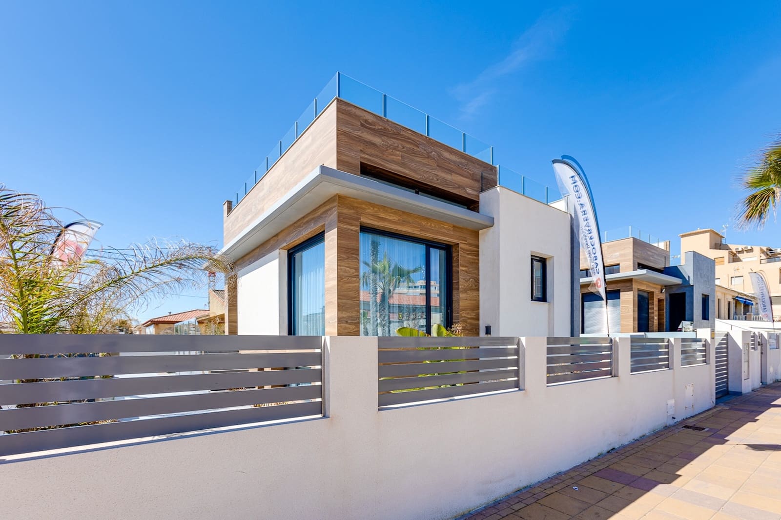 4 soveværelse Villa til salg i La Mata med swimmingpool - € 940.000 (Ref: 9304985)