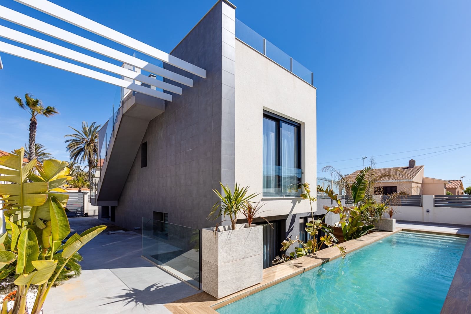 4 soveværelse Villa til salg i La Mata med swimmingpool - € 940.000 (Ref: 9304985)