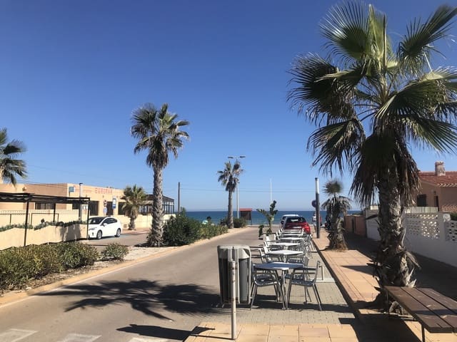 Chalet de 4 habitaciones en Los Europeos, Torrevieja en venta con piscina - 940.000 € (Ref: 9304985)