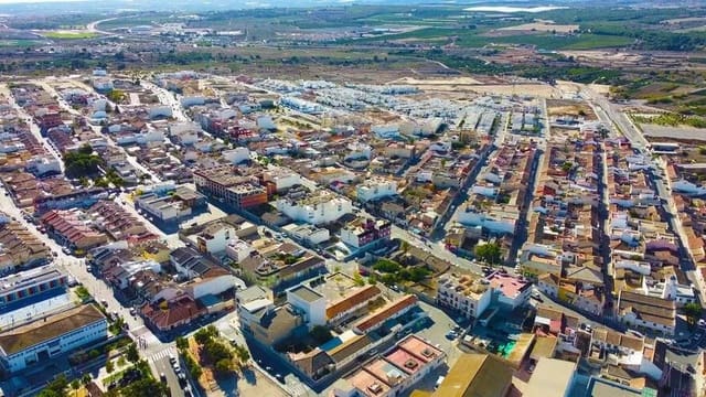 2 bedroom Villa for sale in Benijófar with pool - € 424,000 (Ref: 9341997)