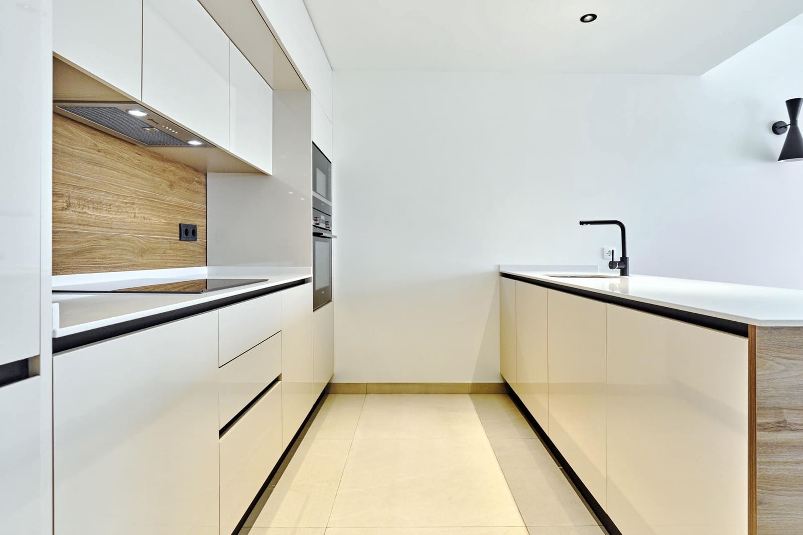 2 slaapkamer Penthouse te koop in Torrevieja met zwembad - € 380.000 (Ref: 9371863)