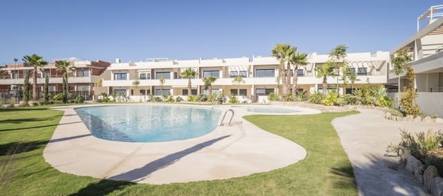 Ático de 2 habitaciones en La Veleta, Torrevieja en venta con piscina garaje - 380.000 € (Ref: 9371863)