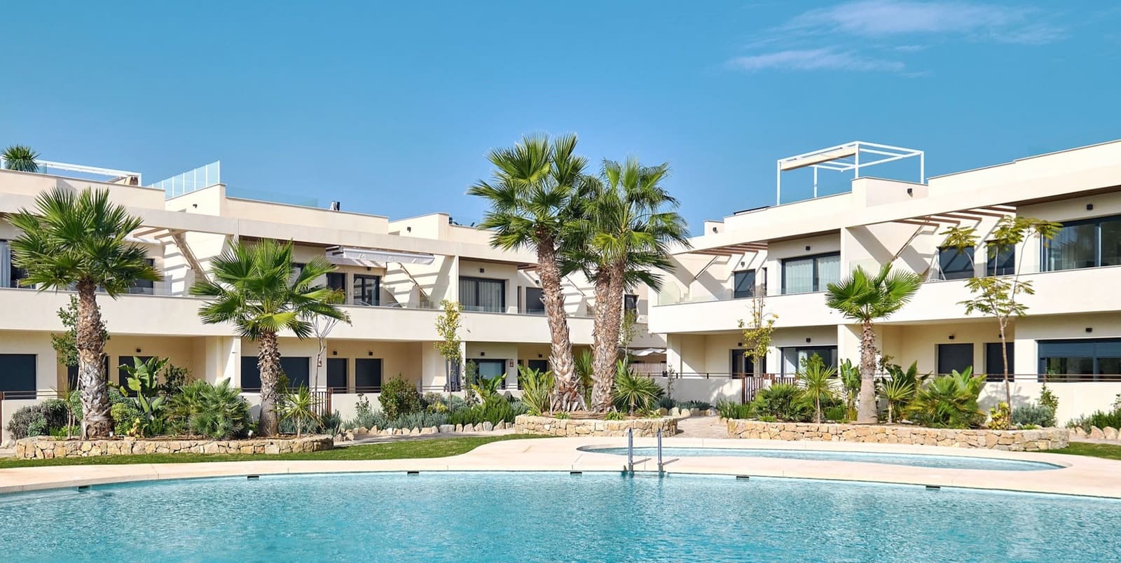 2 sypialnia Penthouse na sprzedaż w Torrevieja z basenem garażem - 380 000 € (Ref: 9371863)