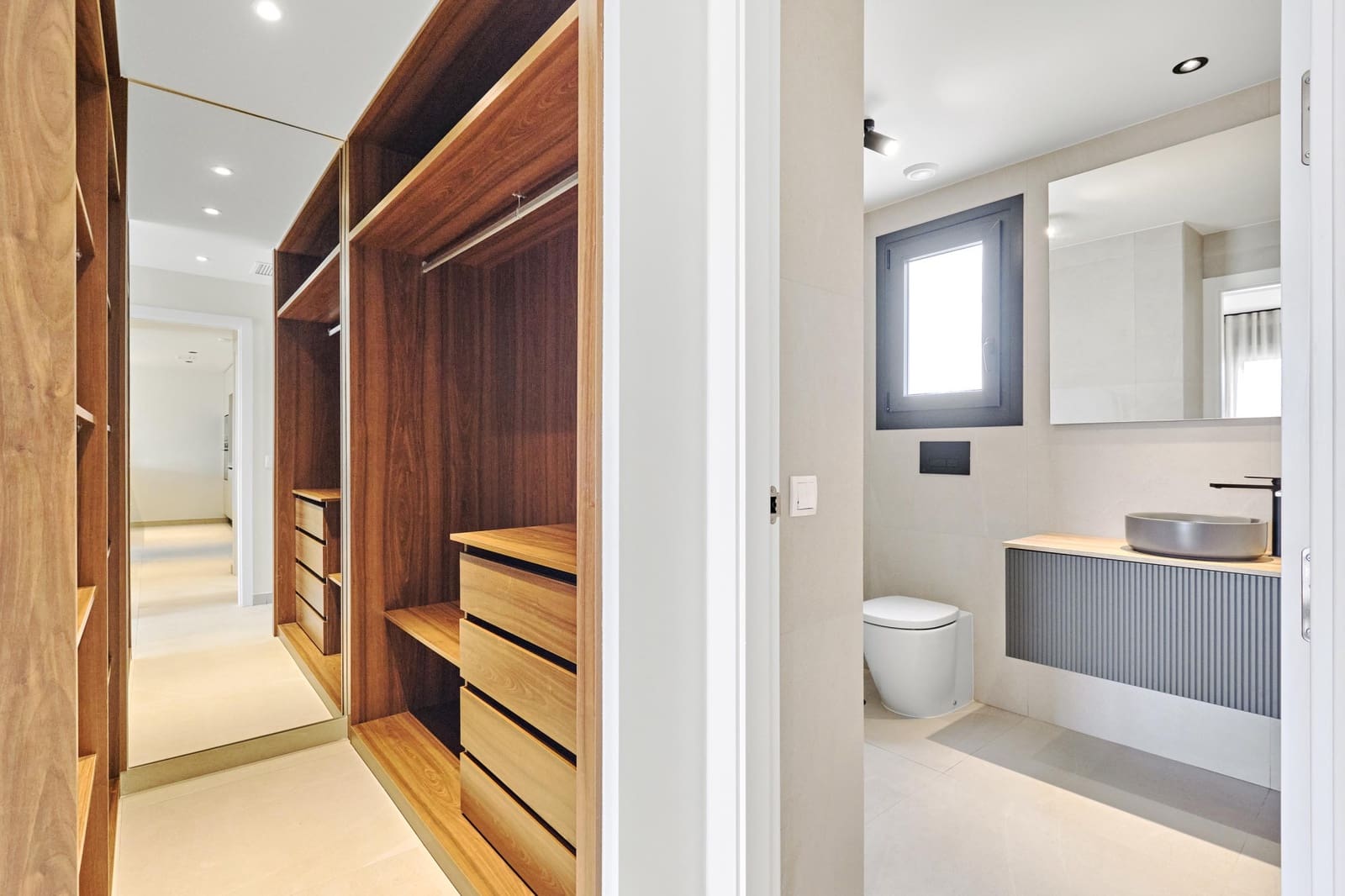 2 sypialnia Penthouse na sprzedaż w Torrevieja z basenem garażem - 380 000 € (Ref: 9371863)