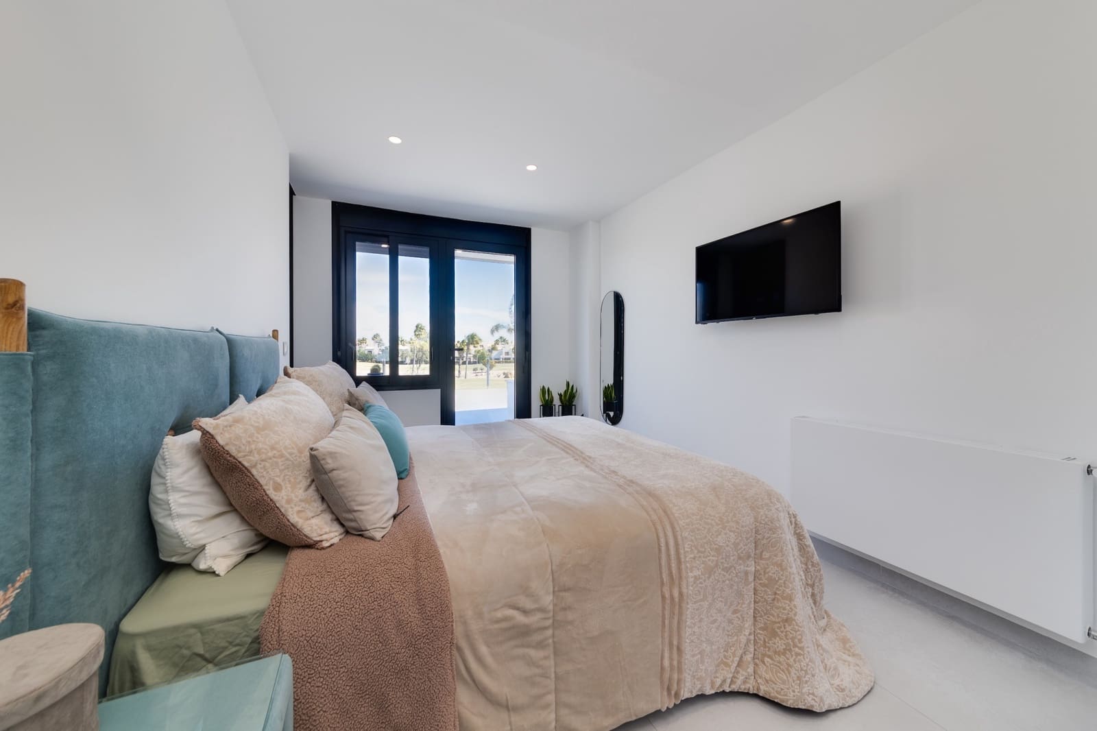 3 makuuhuone Huvila myytävänä paikassa Pilar de la Horadada mukana uima-altaan 
autotalli - 574 000 € (Ref: 9390356)