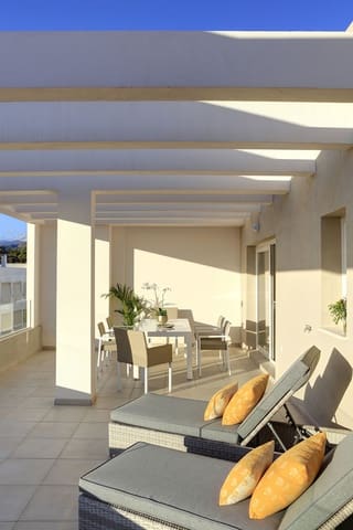 2 slaapkamer Appartement te koop in Nueva Andalucia, Marbella met zwembad - € 375.000 (Ref: 9390364)