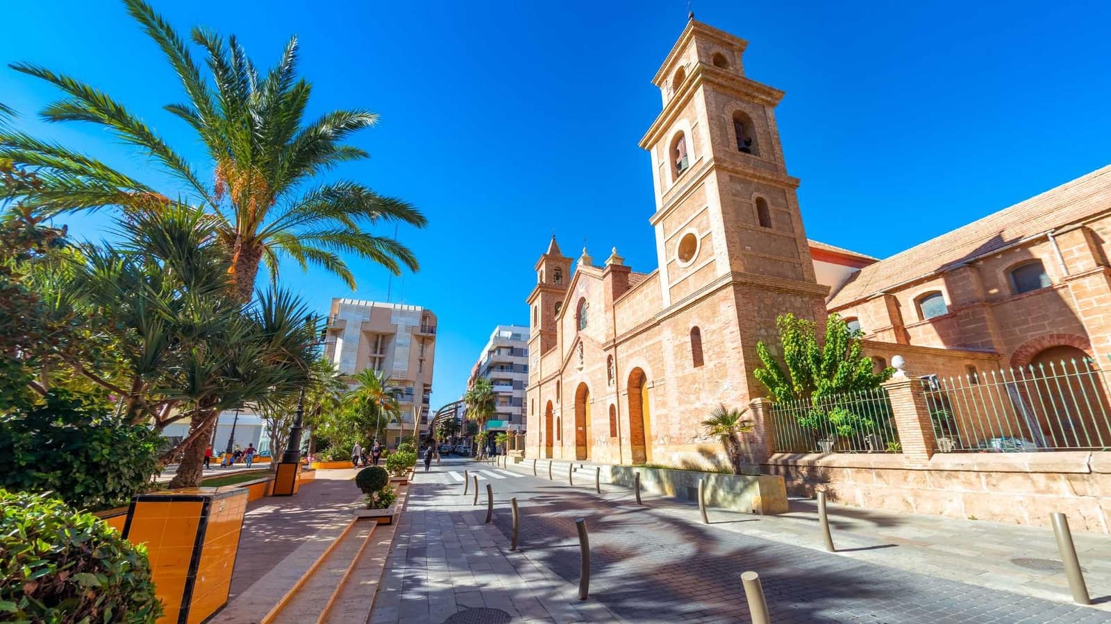2 soveværelse Lejlighed til salg i Torrevieja med swimmingpool - € 263.000 (Ref: 9448551)