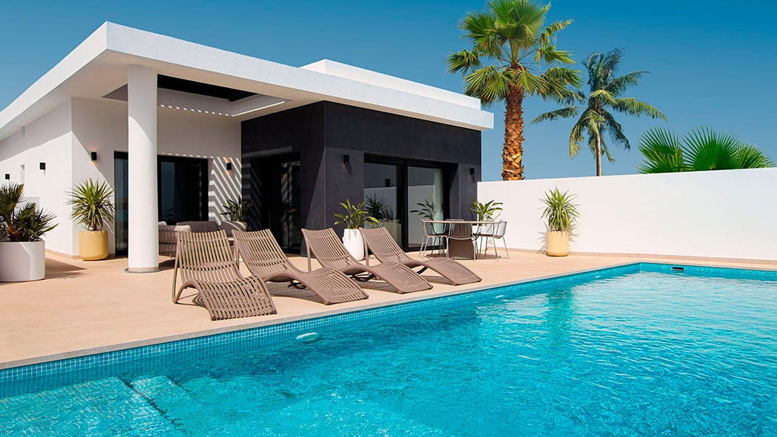 4 makuuhuone Huvila myytävänä paikassa Ciudad Quesada mukana uima-altaan - 699 000 € (Ref: 9460922)