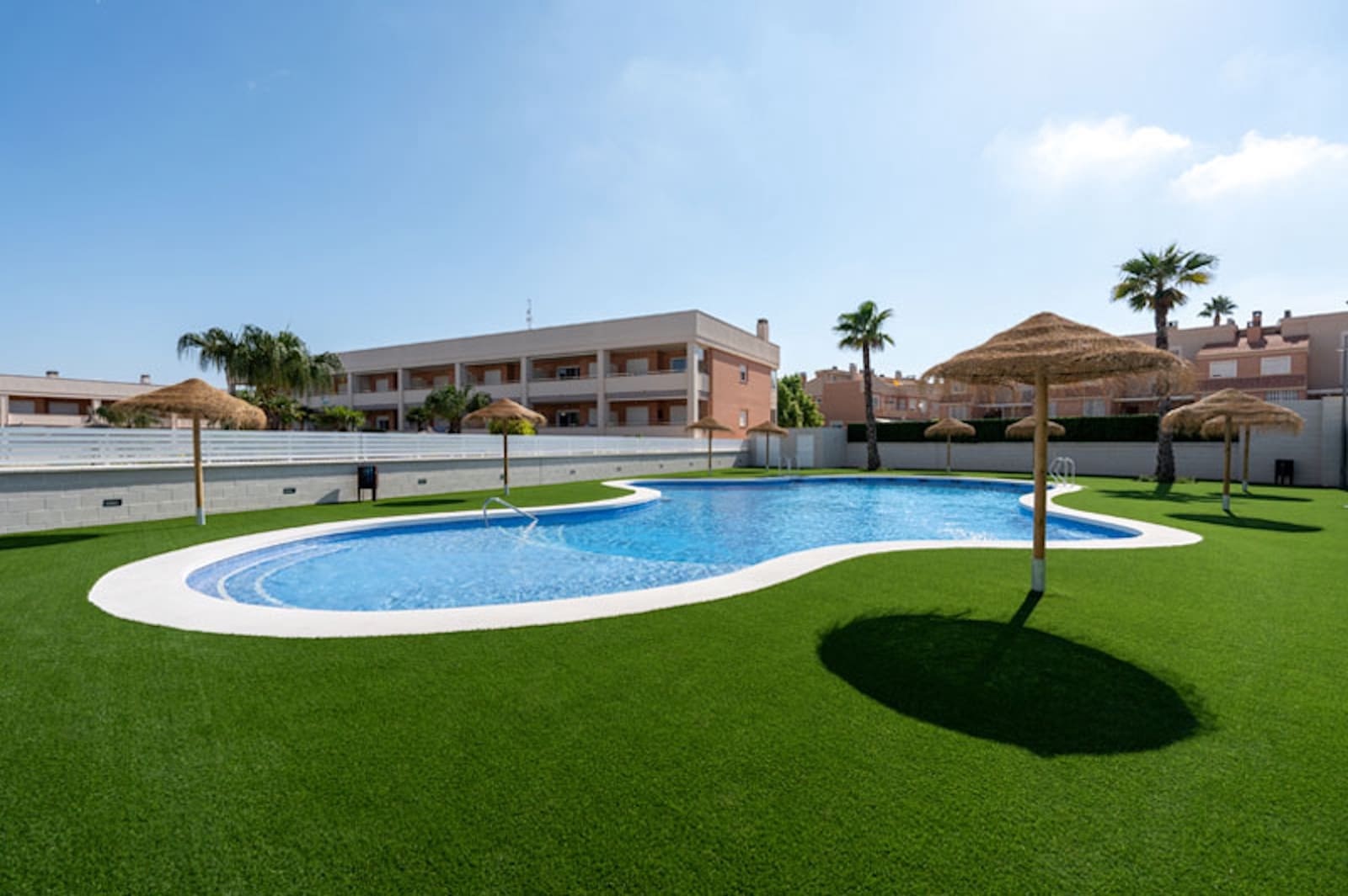 3 quarto Moradia para venda em Gran Alacant com piscina - 350 000 € (Ref: 9470877)