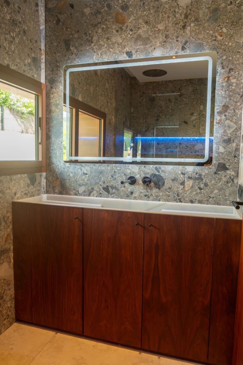 4 bedroom Villa for sale in Benissa with pool garage - € 1,370,000 (Ref: 9483759)