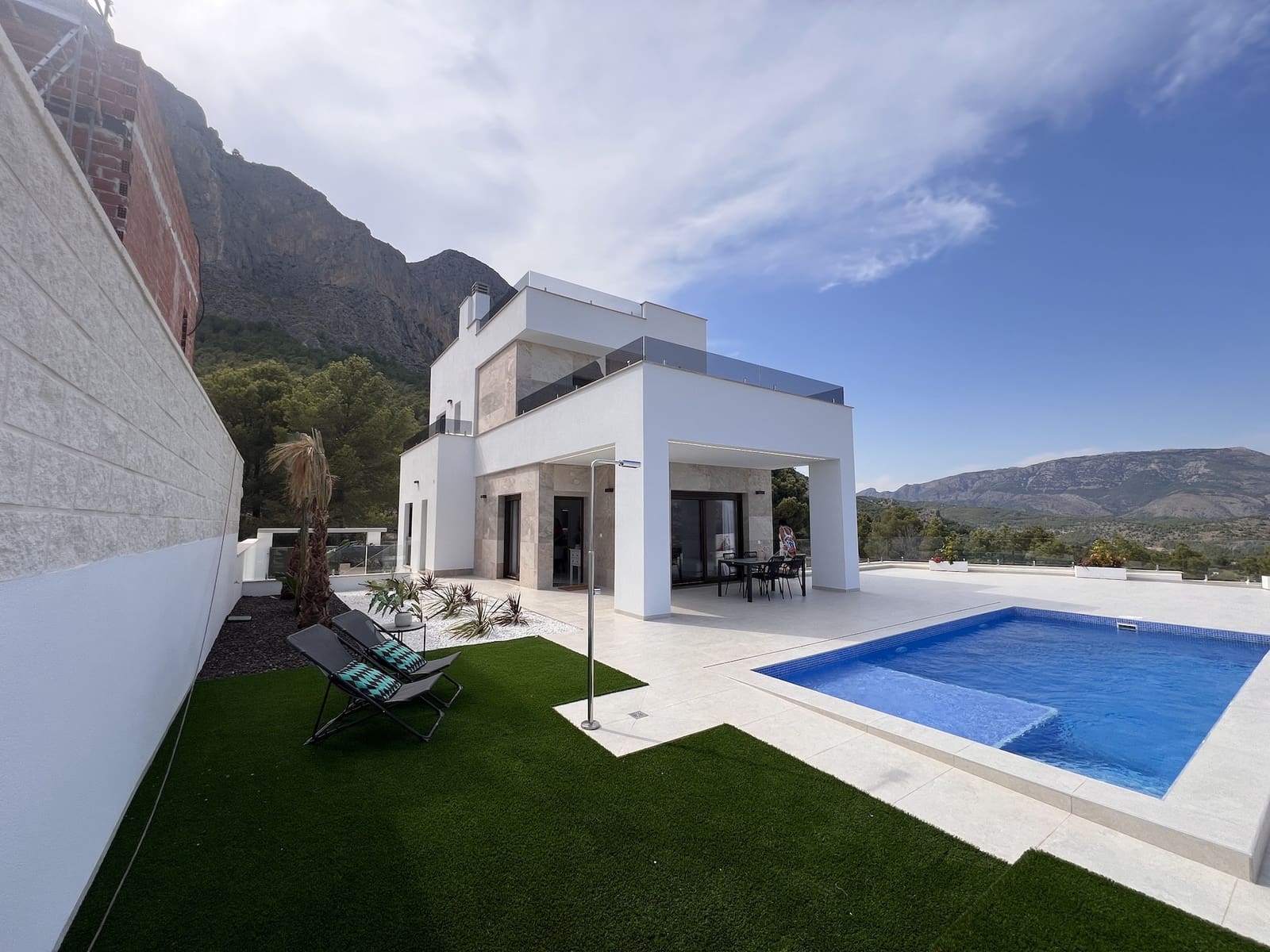 3 sypialnia Willa na sprzedaż w Polop z basenem garażem - 598 000 € (Ref: 9521125)