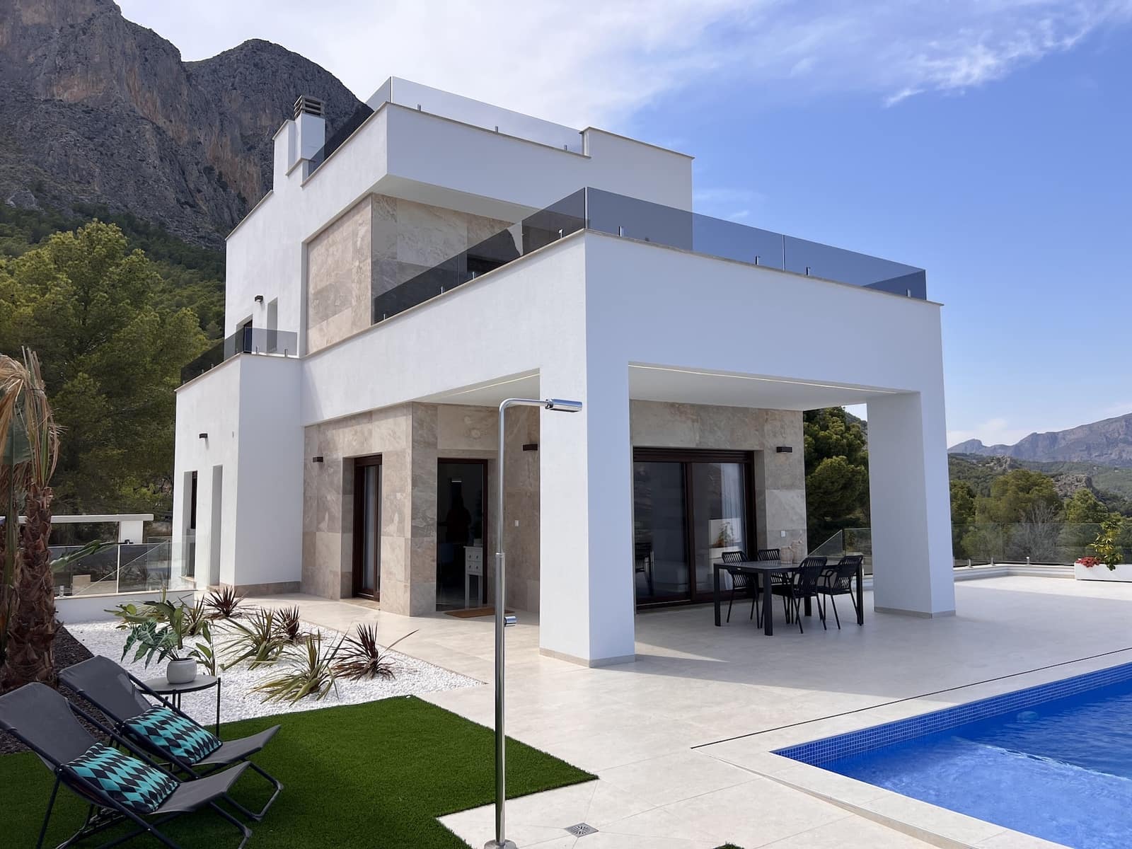 3 sypialnia Willa na sprzedaż w Polop z basenem garażem - 598 000 € (Ref: 9521125)