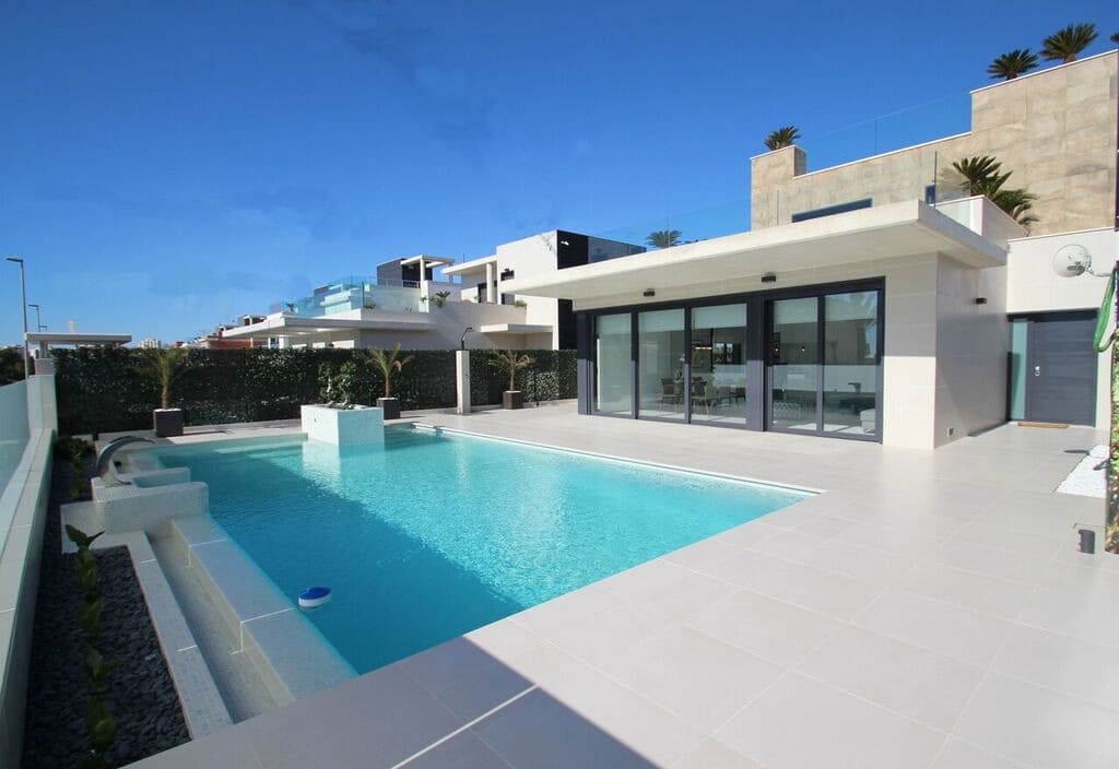 4 chambre Villa/Maison à vendre à San Miguel de Salinas avec piscine garage - 1 250 000 € (Ref: 9795459)