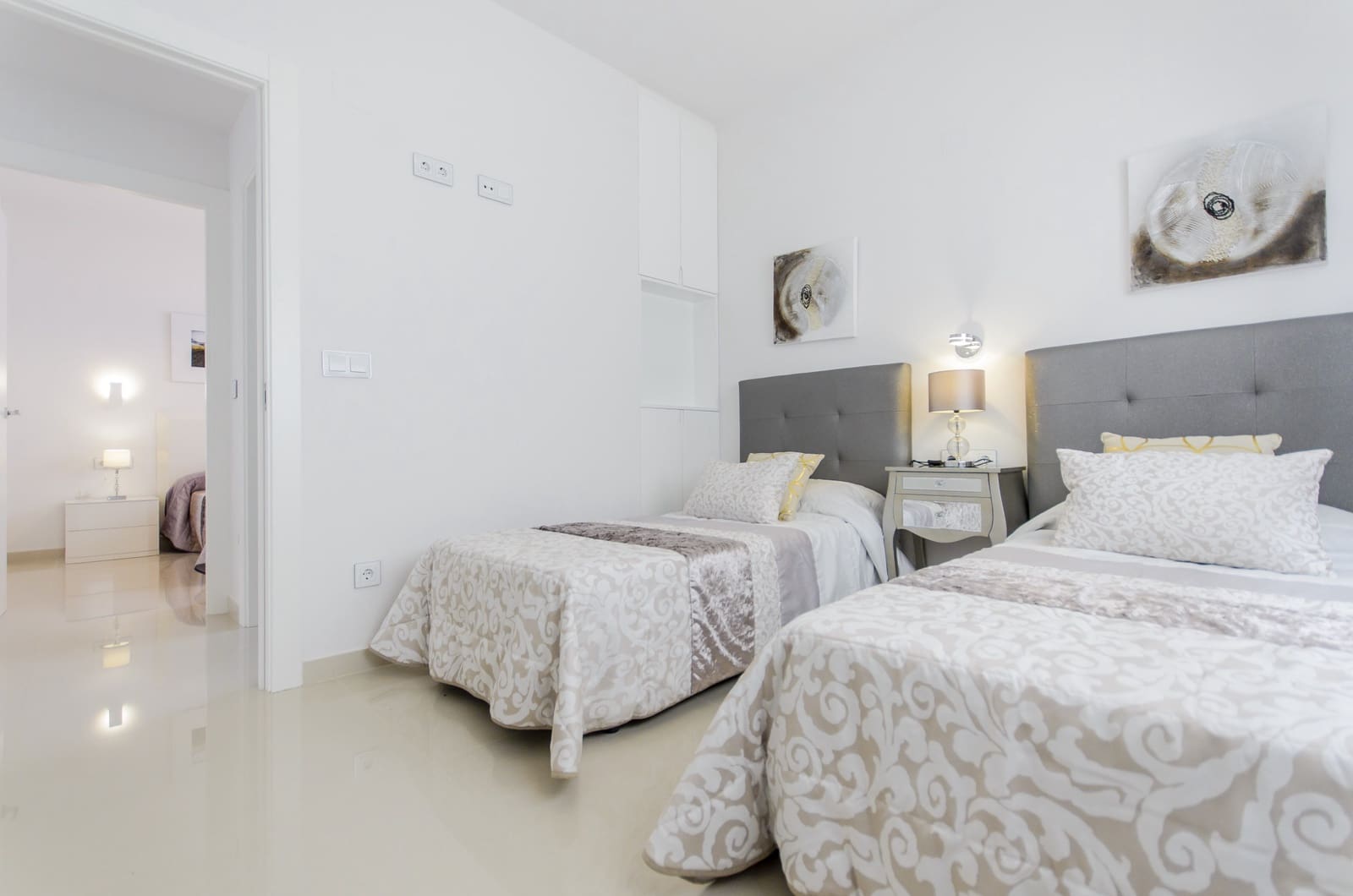 4 soveværelse Villa til salg i San Miguel de Salinas med swimmingpool garage - € 630.000 (Ref: 9795460)