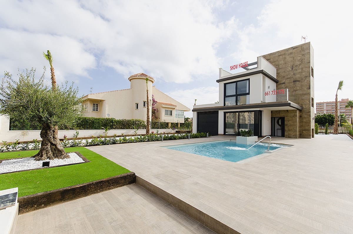 4 soveværelse Villa til salg i Dehesa de Campoamor med swimmingpool garage - € 995.000 (Ref: 9795461)