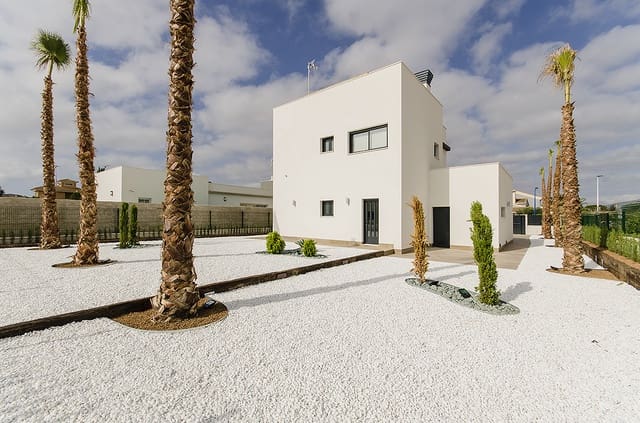 3 bedroom Villa for sale in Dehesa de Campoamor, Orihuela with pool garage - € 995,000 (Ref: 9795465)