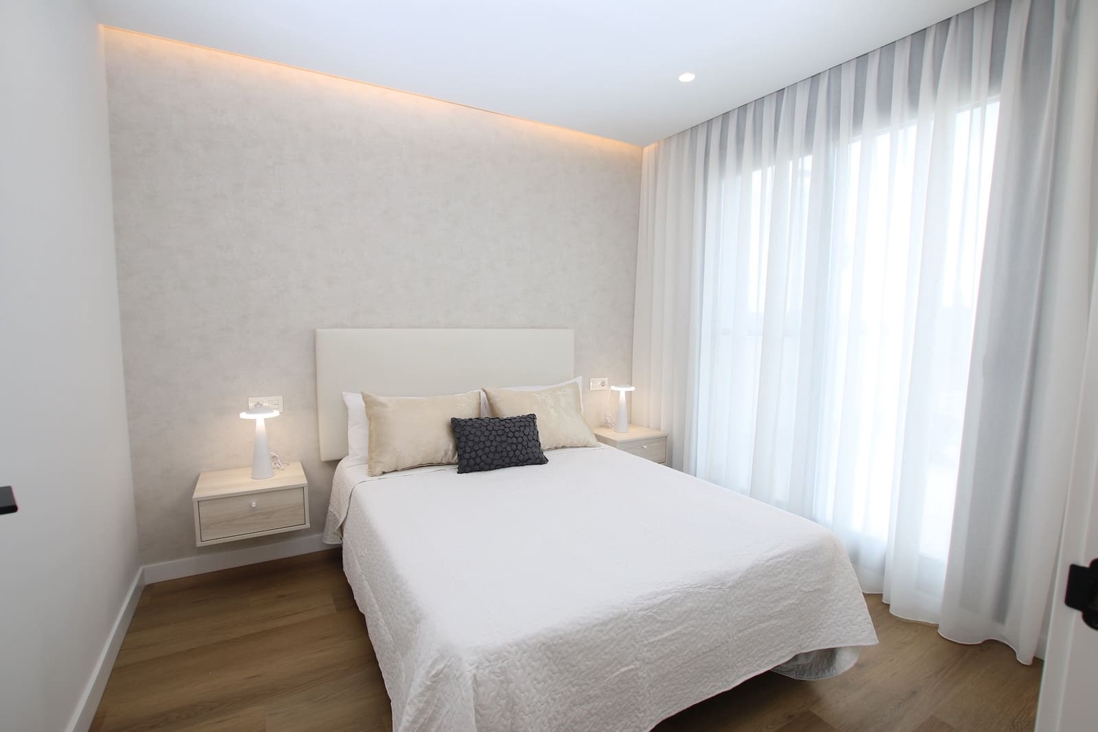 3 bedroom Villa for sale in Pilar de la Horadada with pool - € 725,000 (Ref: 9795860)
