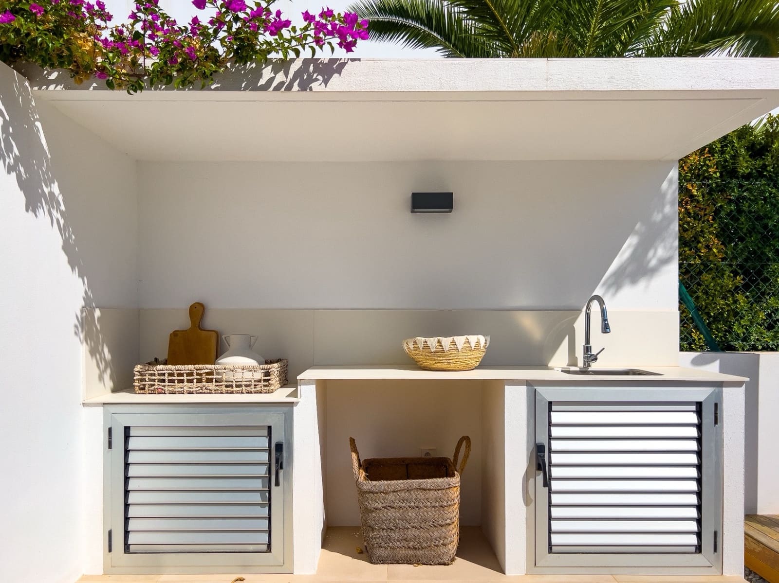 4 makuuhuone Huvila myytävänä paikassa Teulada mukana uima-altaan 
autotalli - 1 990 000 € (Ref: 9795870)