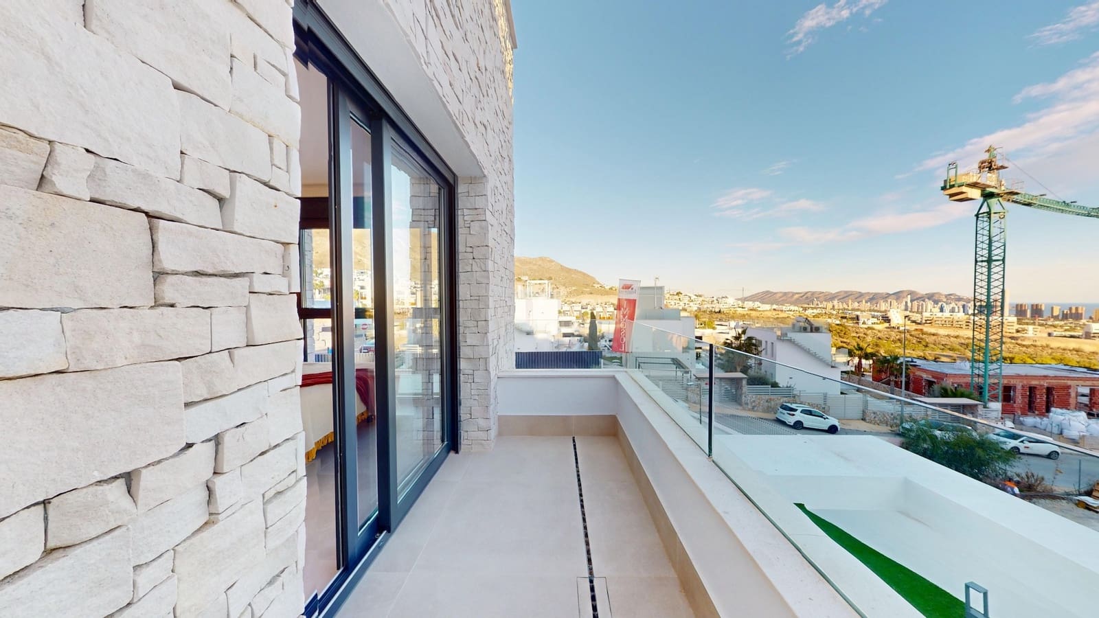 4 bedroom Villa for sale in Finestrat with pool - € 929,000 (Ref: 9795883)