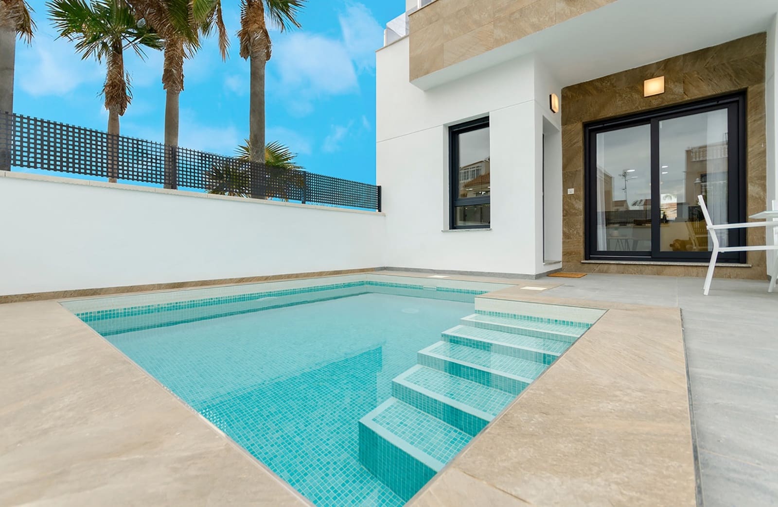 3 sypialnia Willa na sprzedaż w Torrevieja z basenem - 409 000 € (Ref: 9795892)