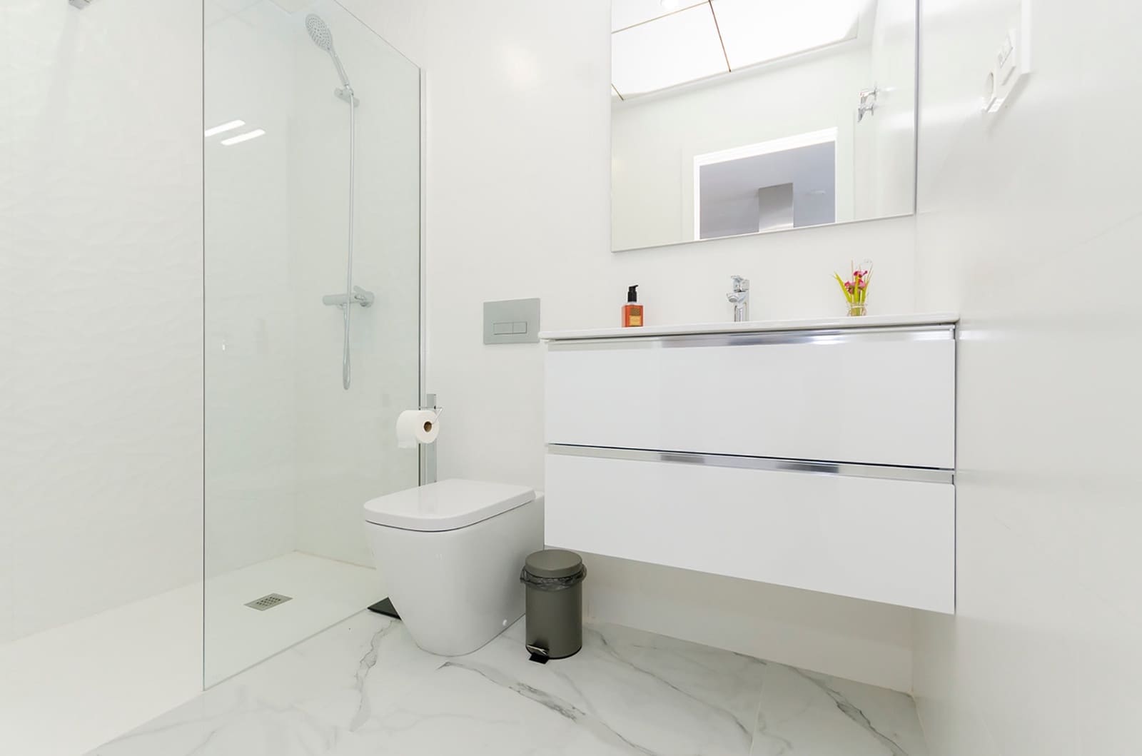 3 sypialnia Willa na sprzedaż w Torrevieja z basenem - 409 000 € (Ref: 9795892)