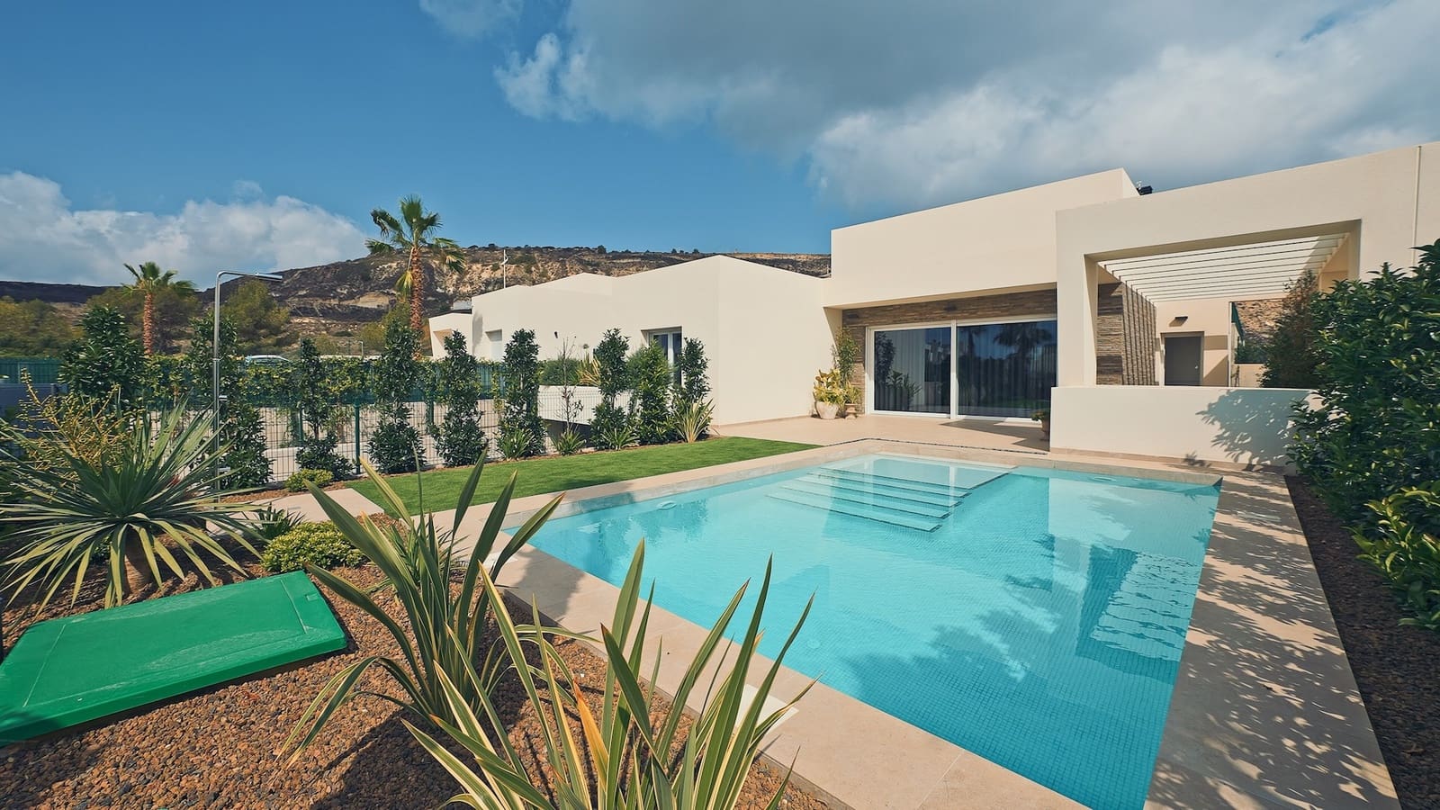 3 bedroom Villa for sale in Algorfa with pool - € 648,000 (Ref: 9795918)