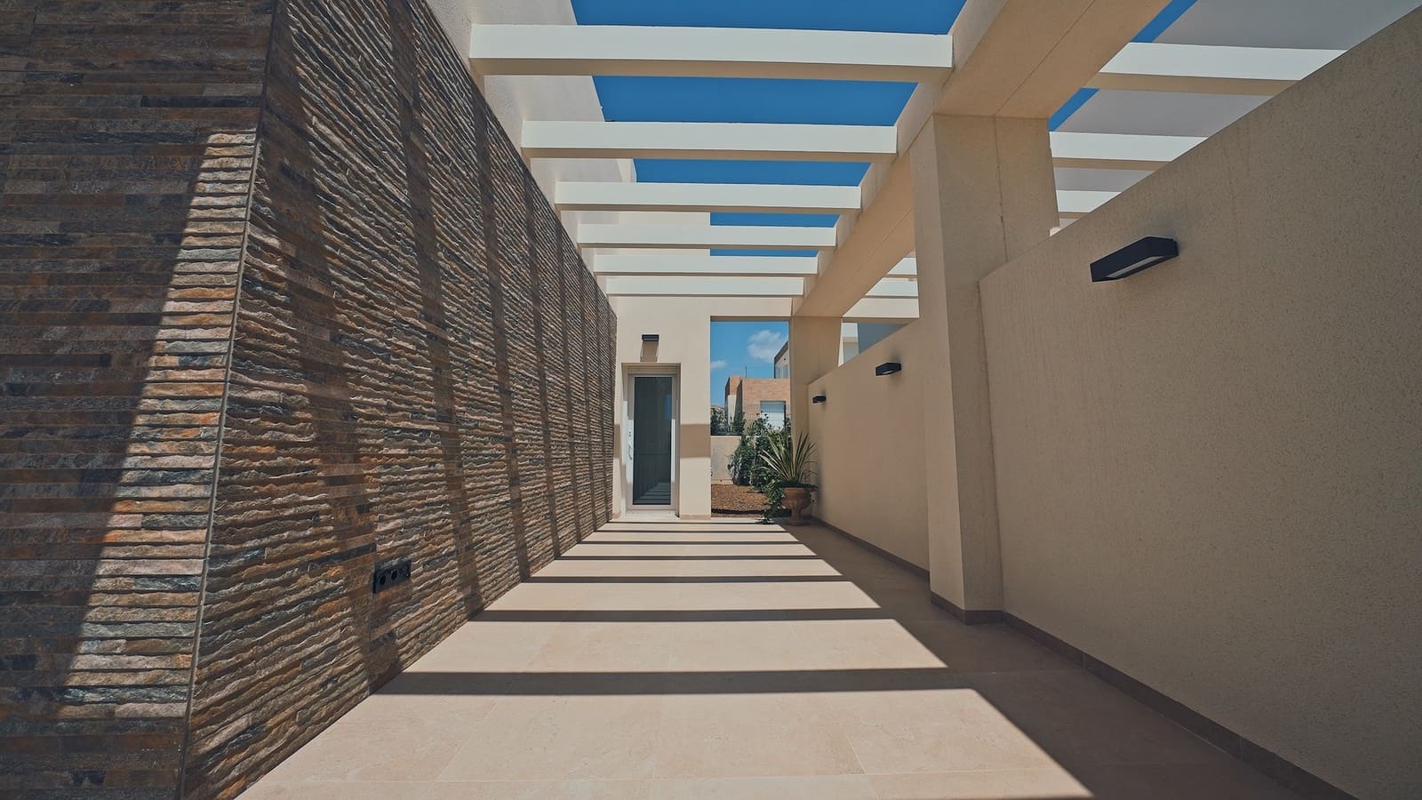 3 bedroom Villa for sale in Algorfa with pool - € 648,000 (Ref: 9795918)