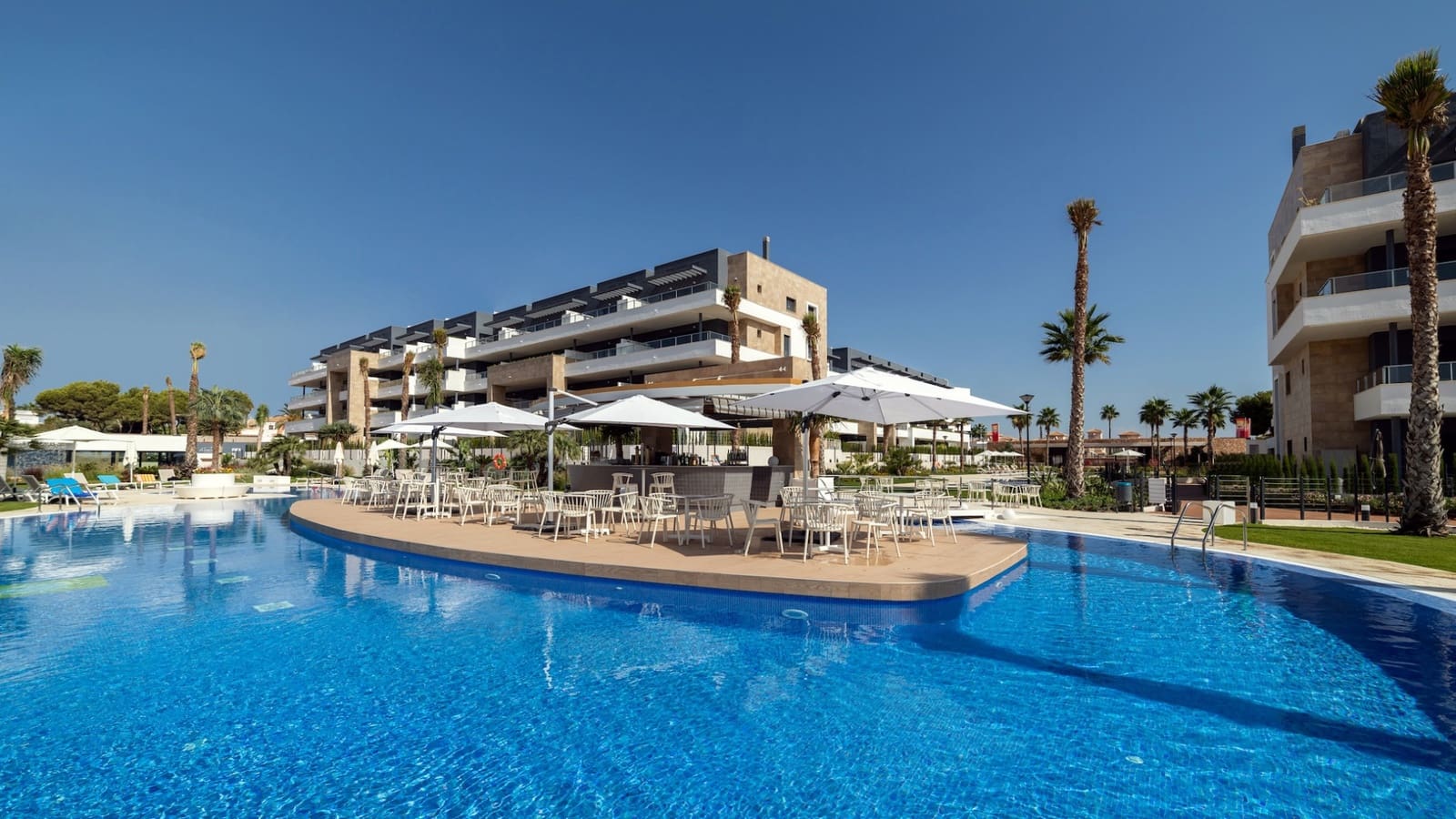 3 sovrum Lägenhet till salu i Playa Flamenca med pool garage - 522 000 € (Ref: 9812666)