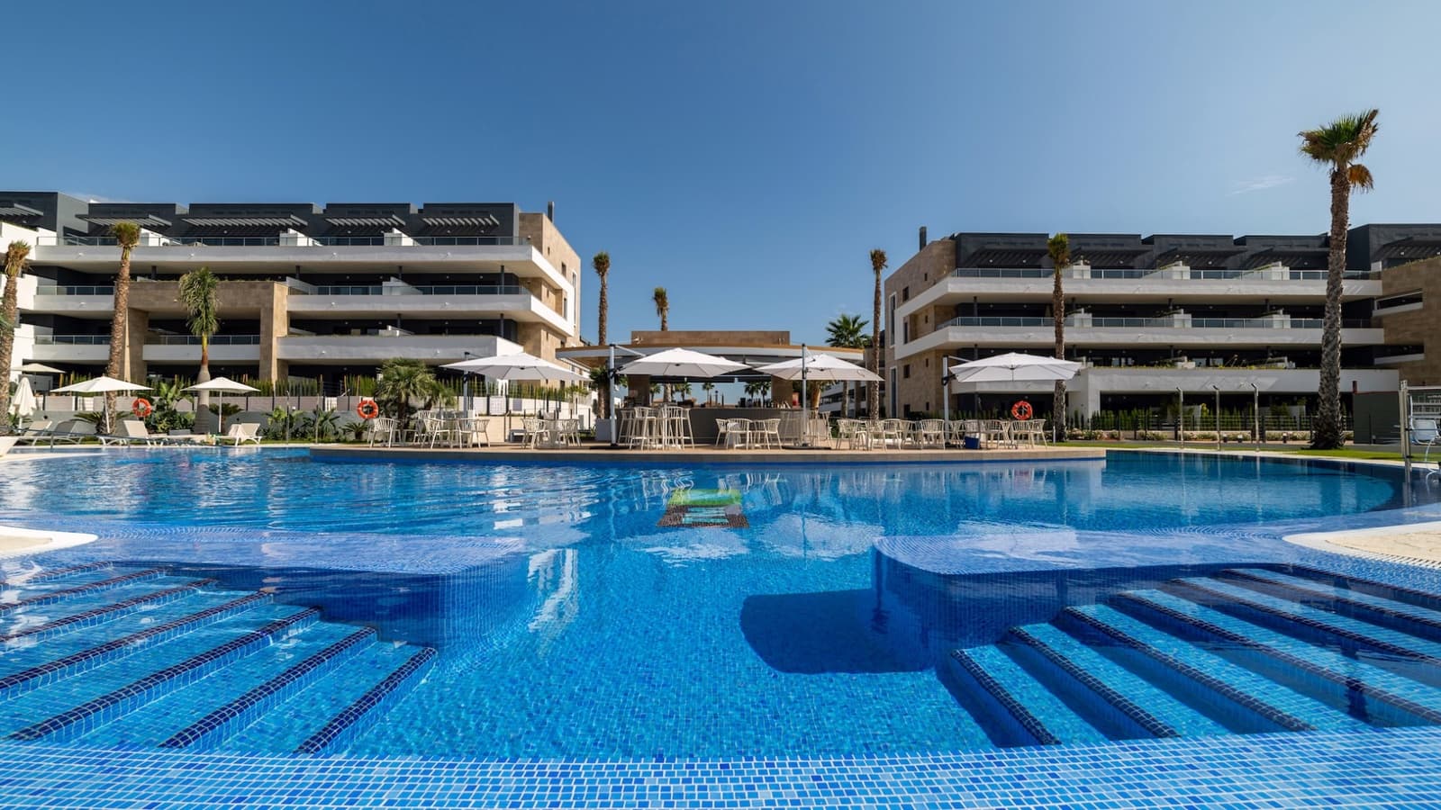 3 sovrum Lägenhet till salu i Playa Flamenca med pool garage - 522 000 € (Ref: 9812666)