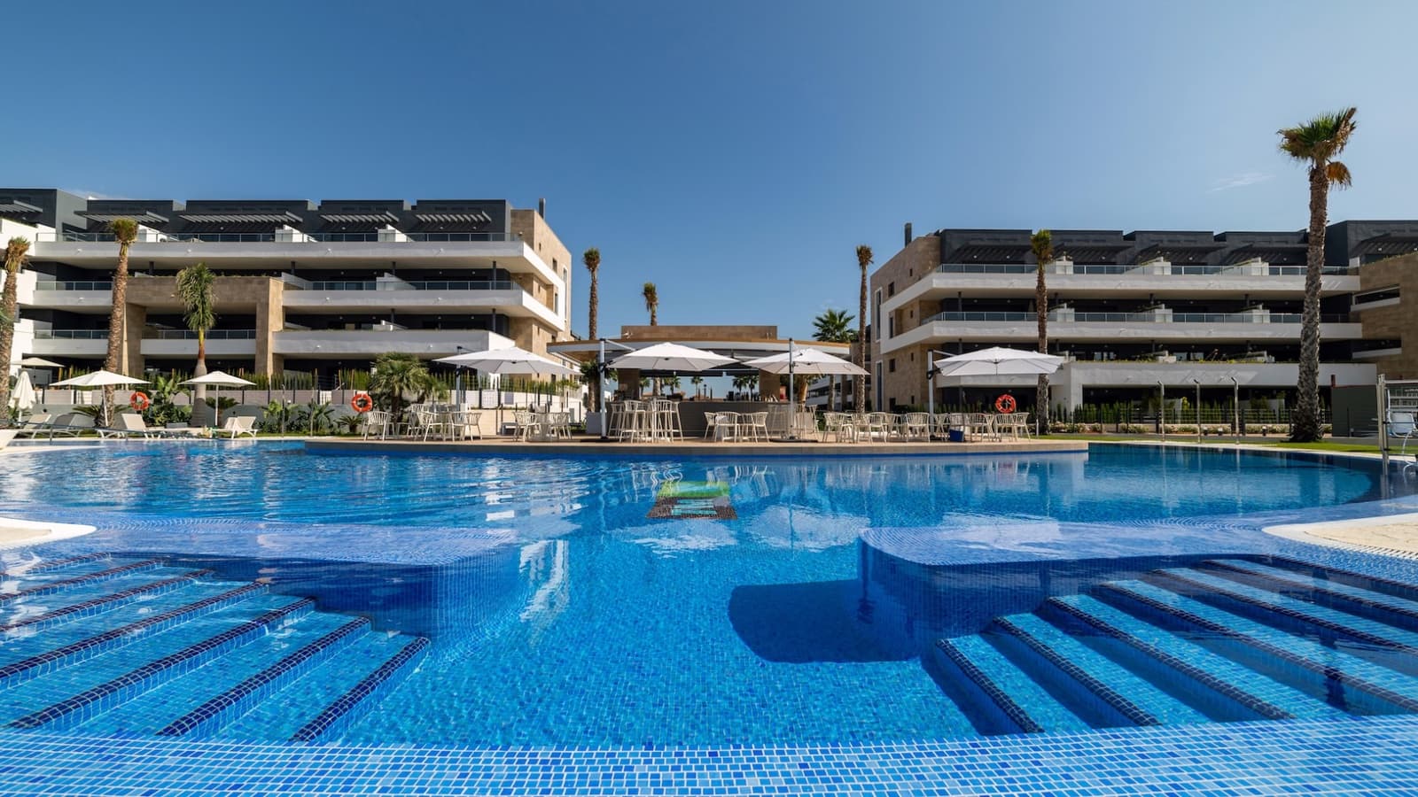 3 quarto Apartamento para venda em Playa Flamenca com piscina garagem - 522 000 € (Ref: 9812666)