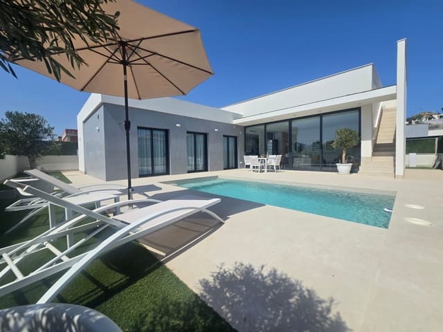 3 sovrum Villa till salu i Almería stad med pool - 550 000 € (Ref: 9813601)