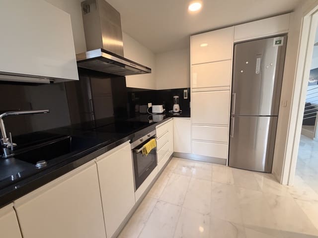 3 soverom Hus til salgs i Benidorm med svømmebasseng - € 440 000 (Ref: 9848417)