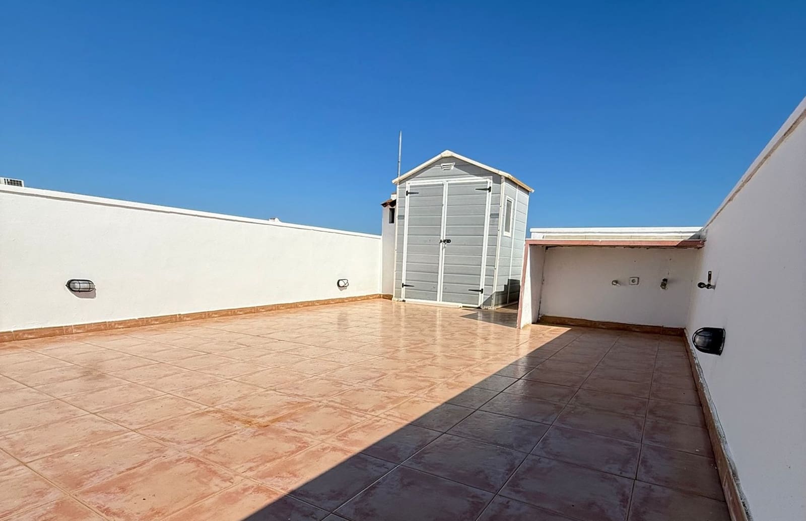 2 bedroom Townhouse for sale in El Chaparral with garage - € 187,000 (Ref: 9898579)
