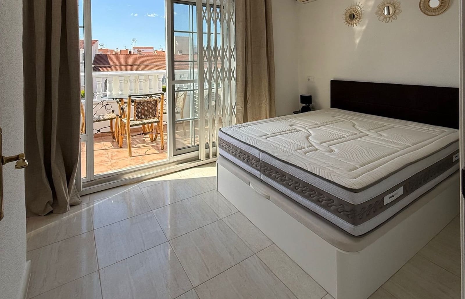 2 bedroom Townhouse for sale in El Chaparral with garage - € 187,000 (Ref: 9898579)