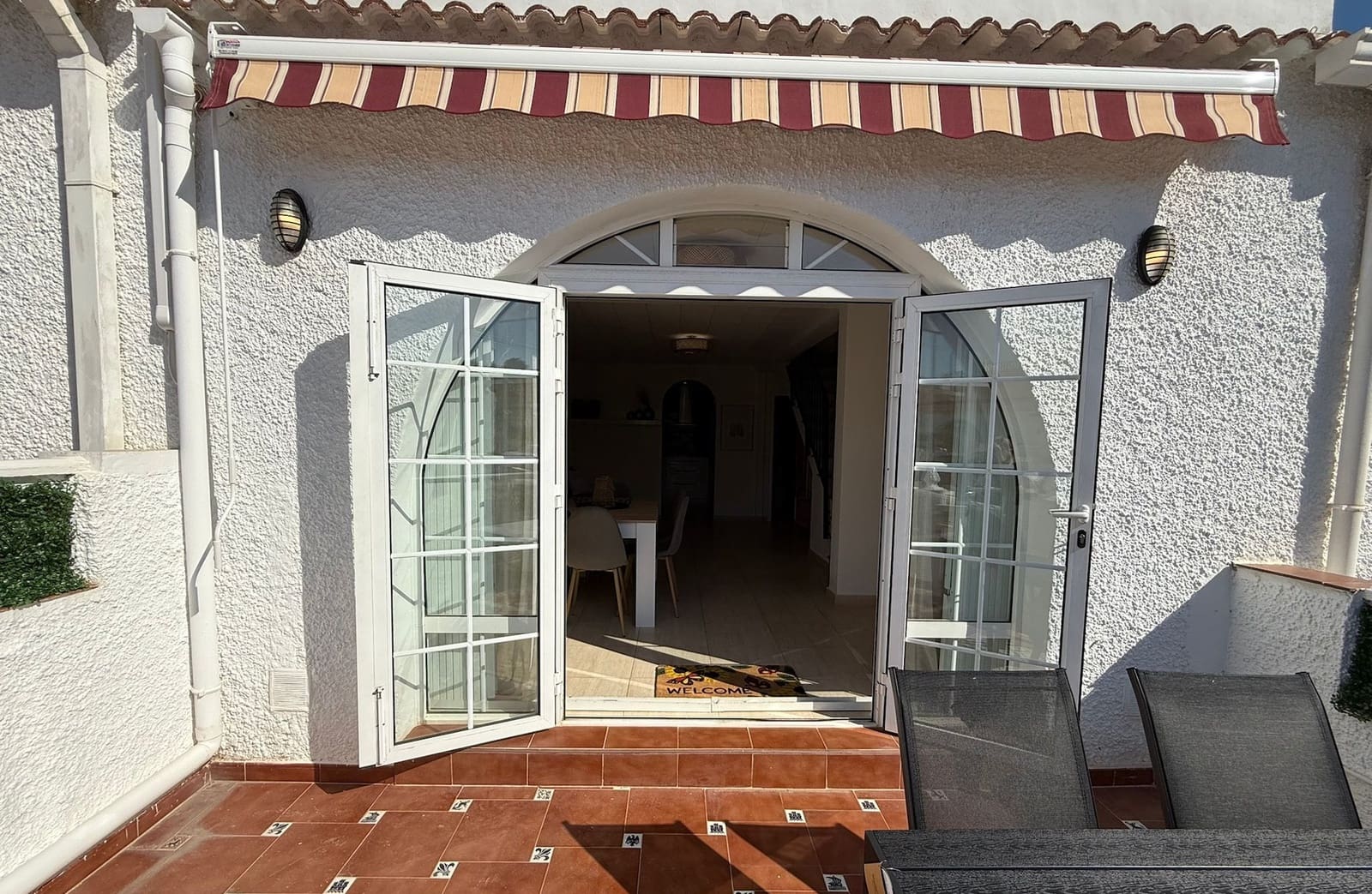 2 bedroom Townhouse for sale in El Chaparral with garage - € 187,000 (Ref: 9898579)