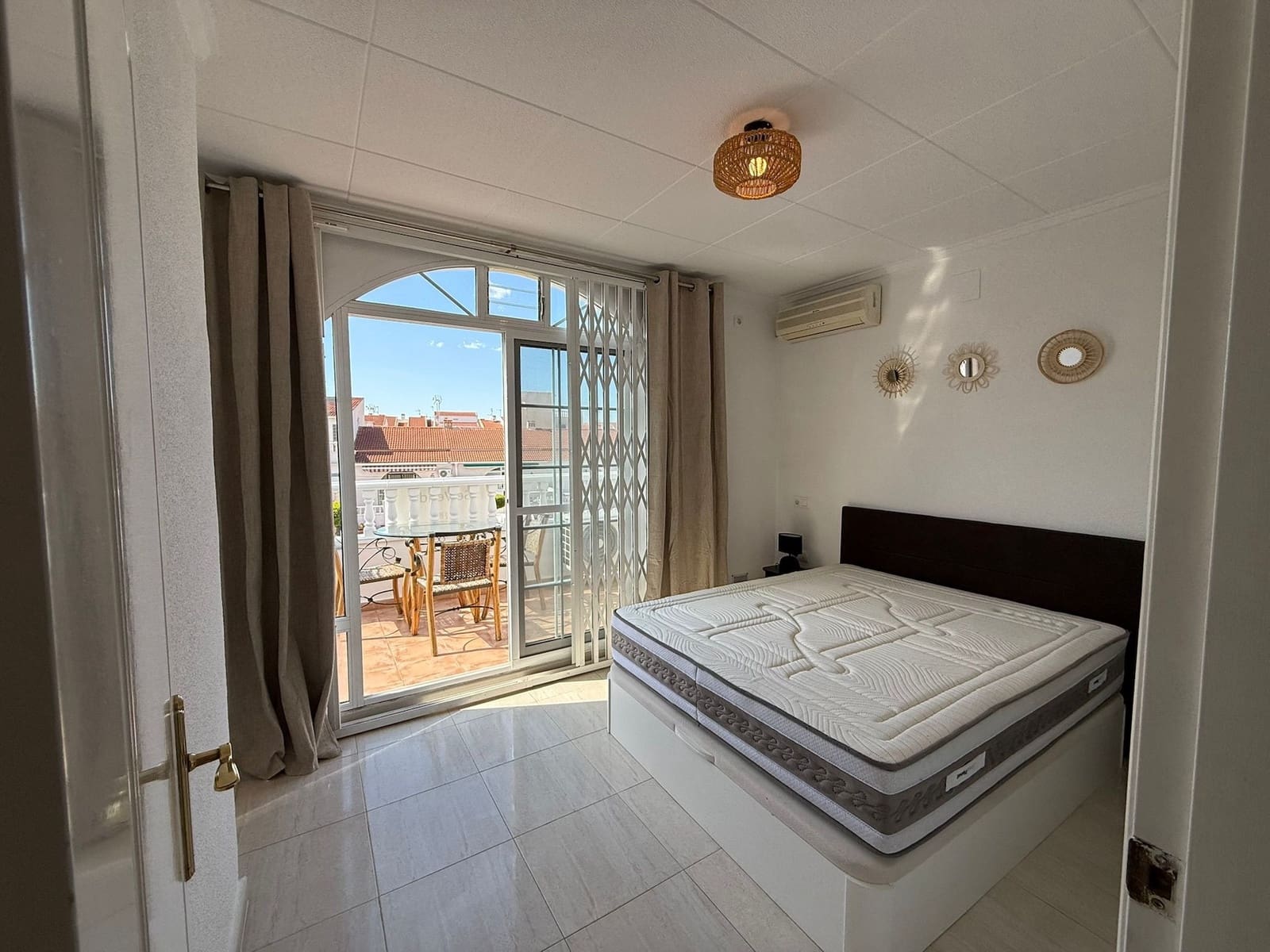 2 bedroom Townhouse for sale in El Chaparral with garage - € 187,000 (Ref: 9898579)