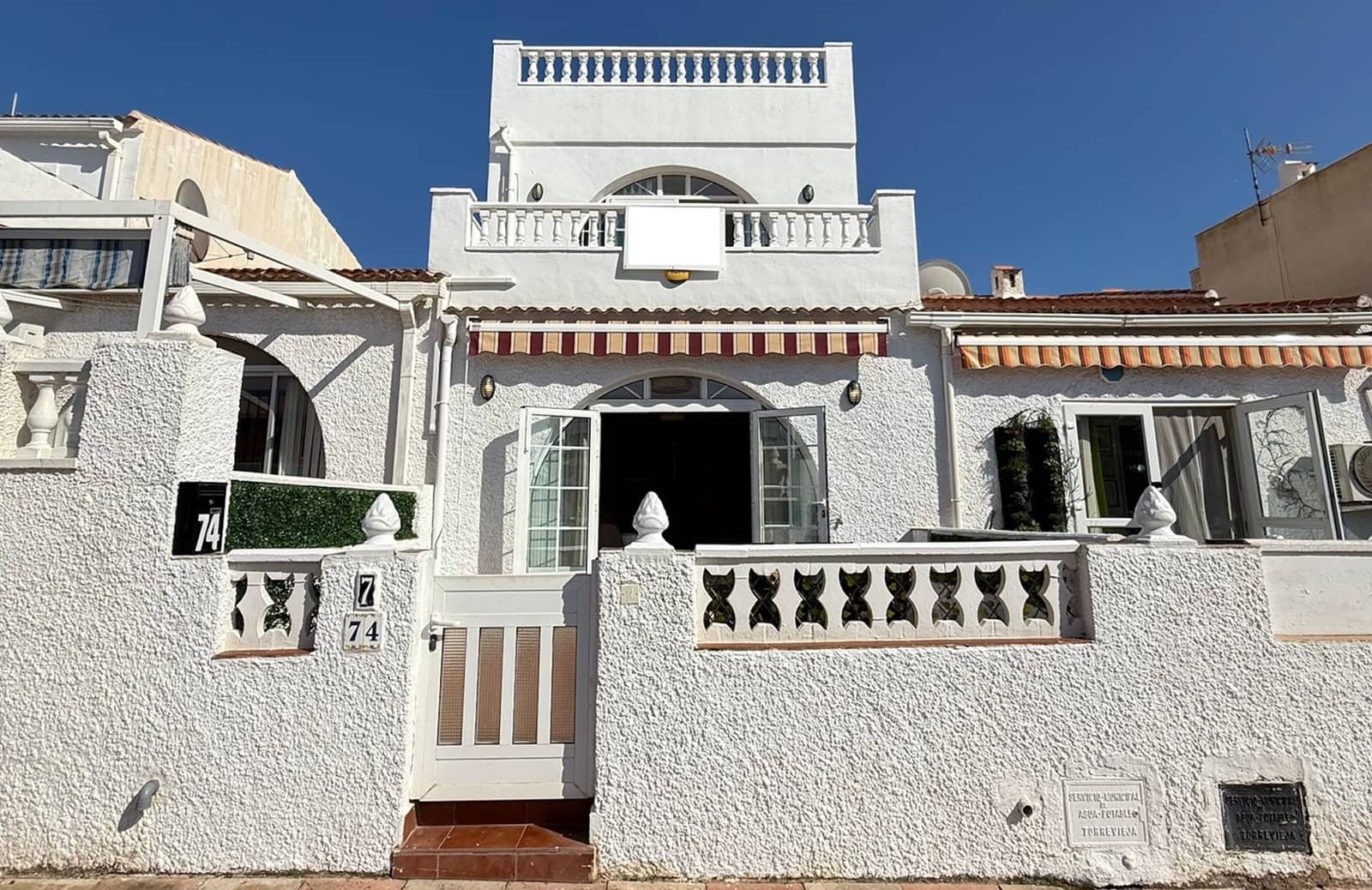 2 bedroom Townhouse for sale in El Chaparral with garage - € 187,000 (Ref: 9898579)